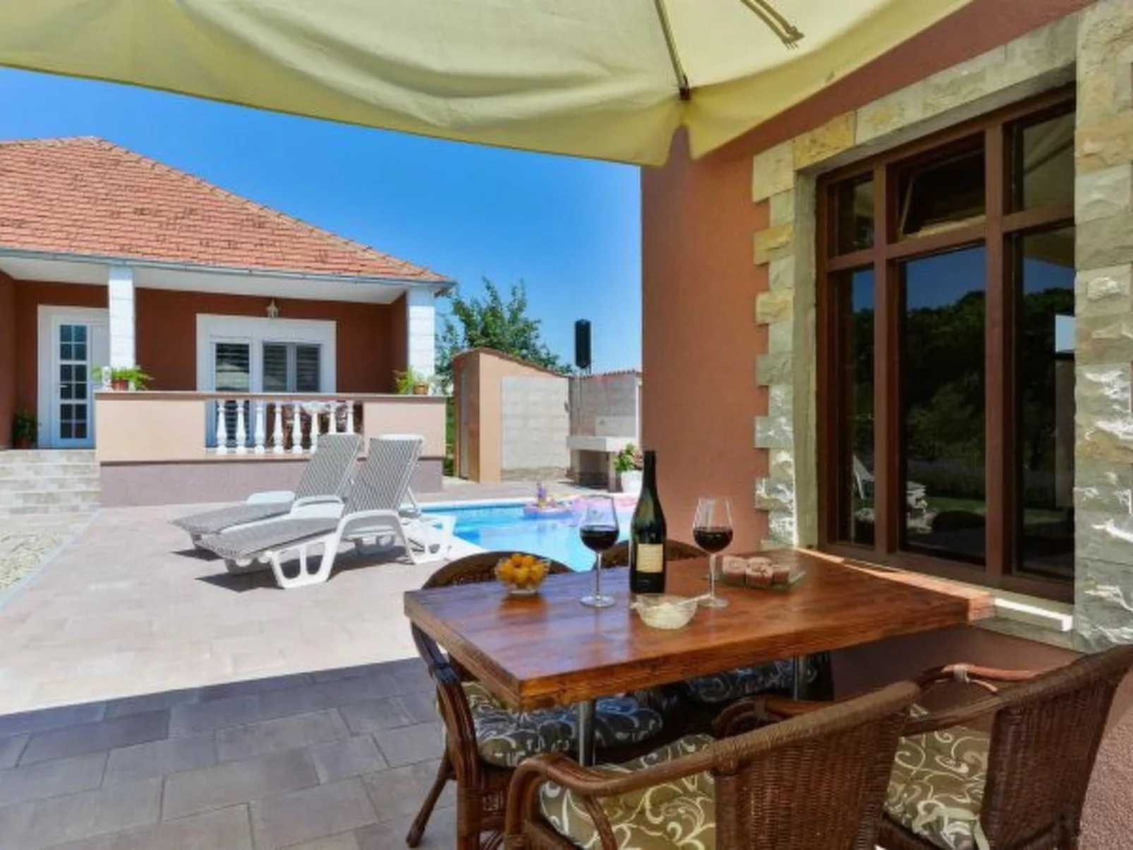 Holiday House Meri with pool - Image-tags.info