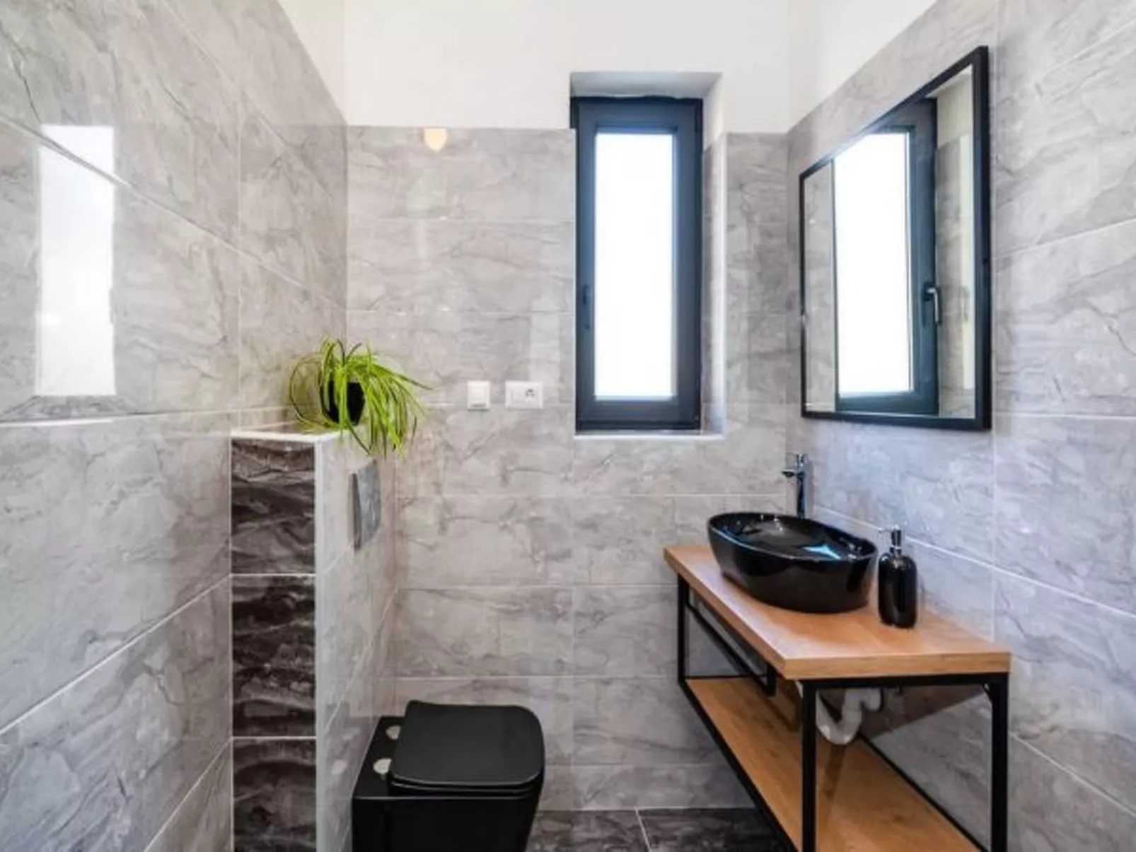 Villa Magale with a pool - Image-tags.info