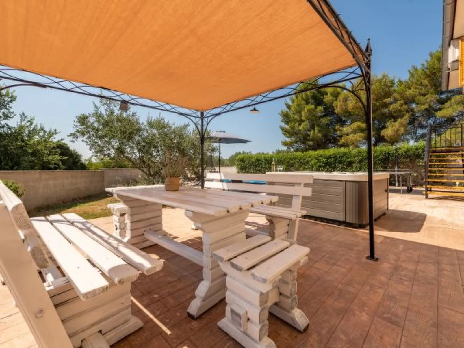 Holiday house Tina with jacuzzi and pool - Image-tags.info