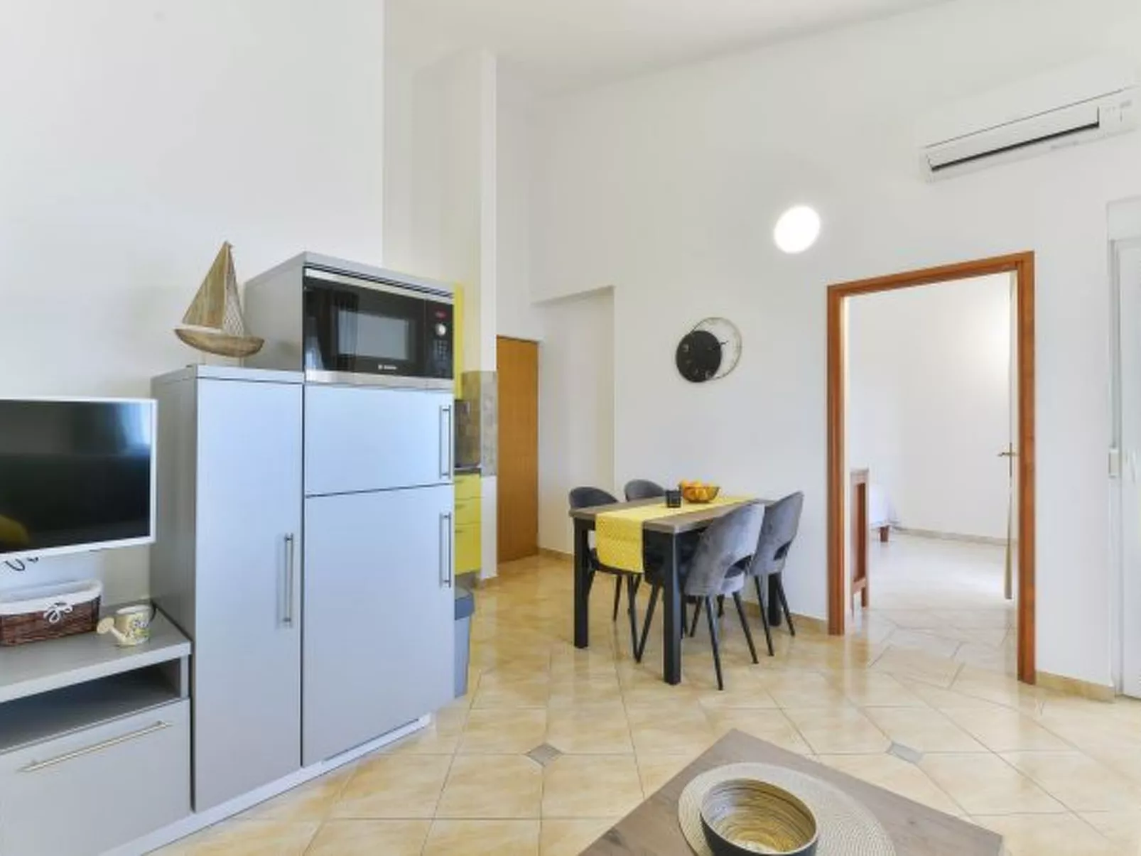 Holiday Apartment Inga Yellow with a sea view - Image-tags.info