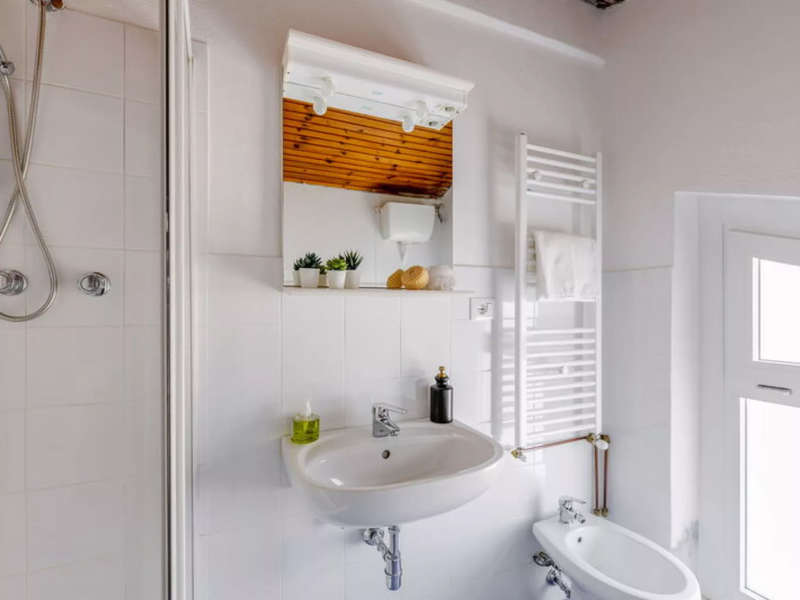 Sopraloreto Apartment - Image-tags.info