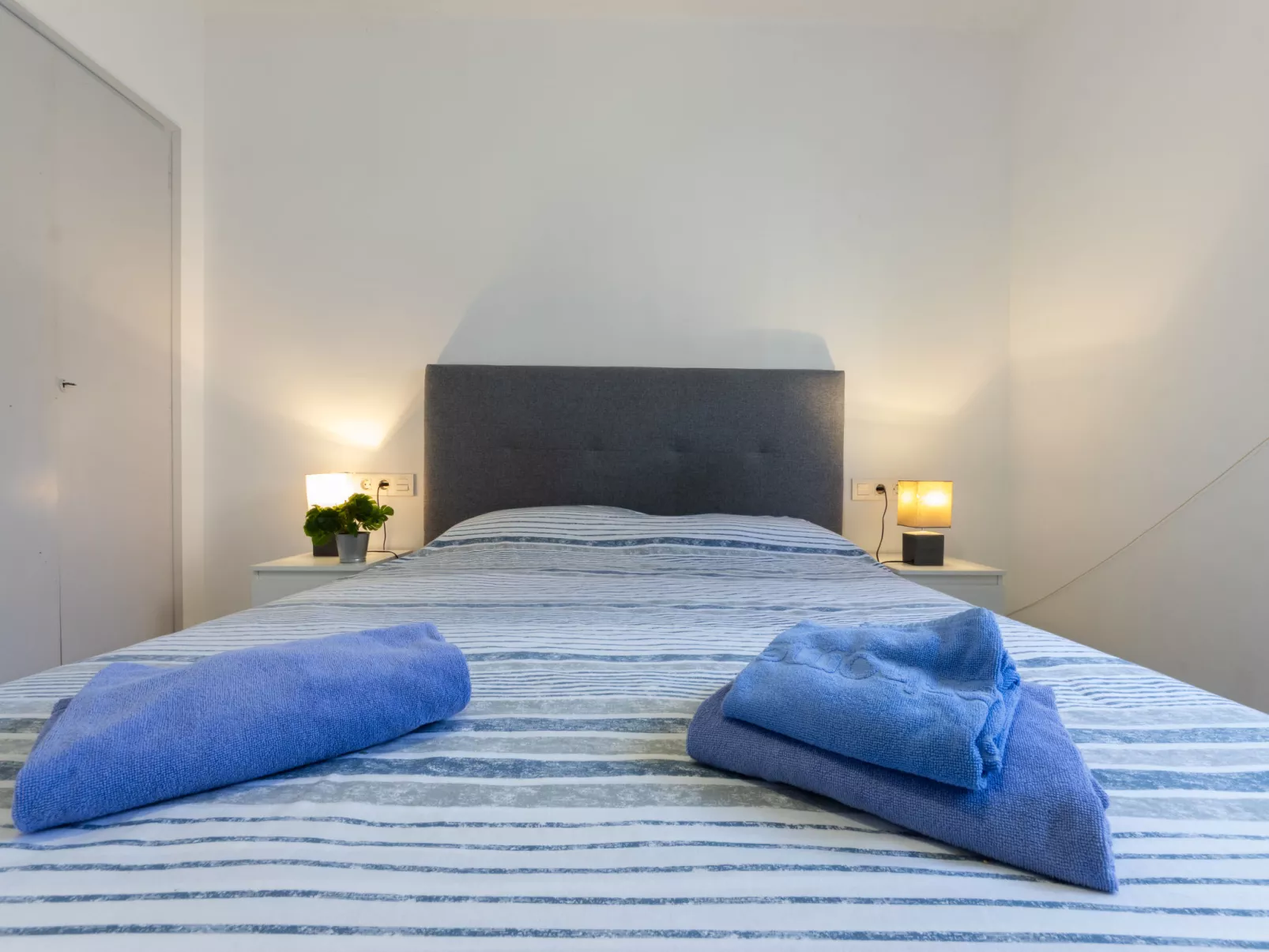 Higini Angles - Binnen