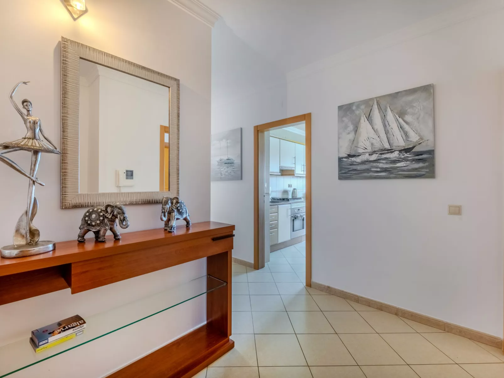 Cristina Inn - Binnen