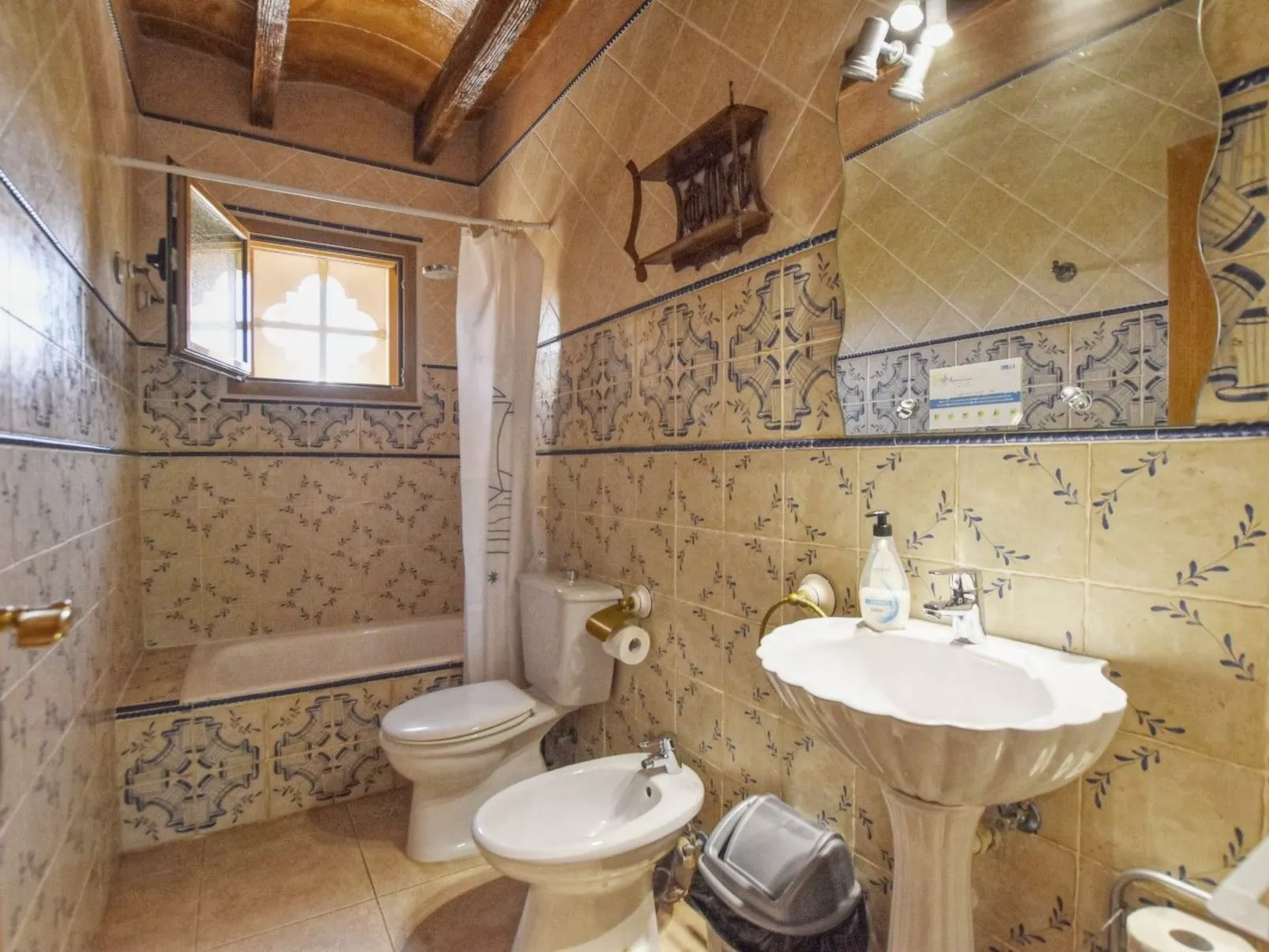 In Campos mit Privatem Pool - Binnen