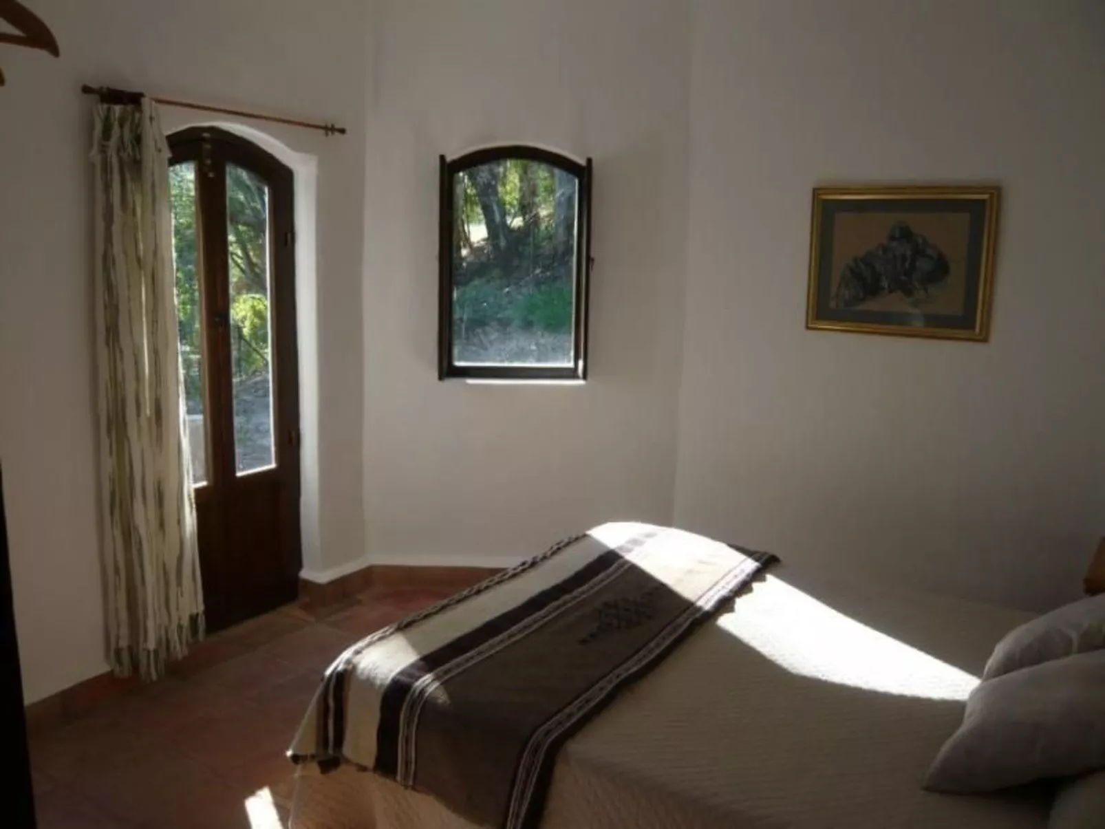 Mit Terrasse in der Nähe eines Wasserfalls - Binnen