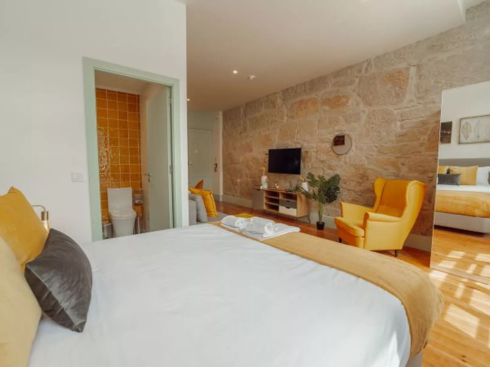 DOWNTOWN SUITE C by VACATIONY - Binnen