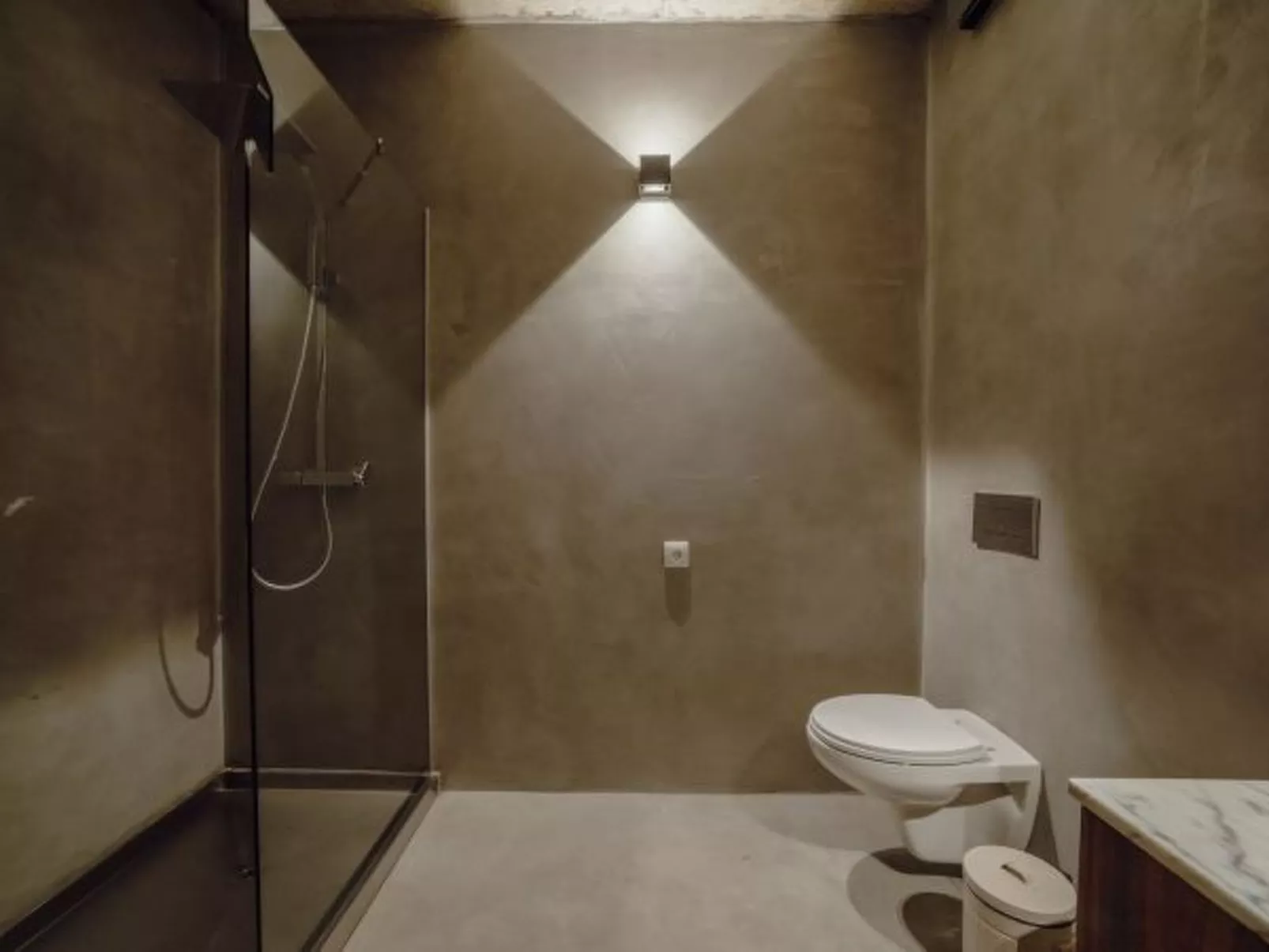 CITY CENTER PREMIUM with GARAGE by VACATIONY - Binnen