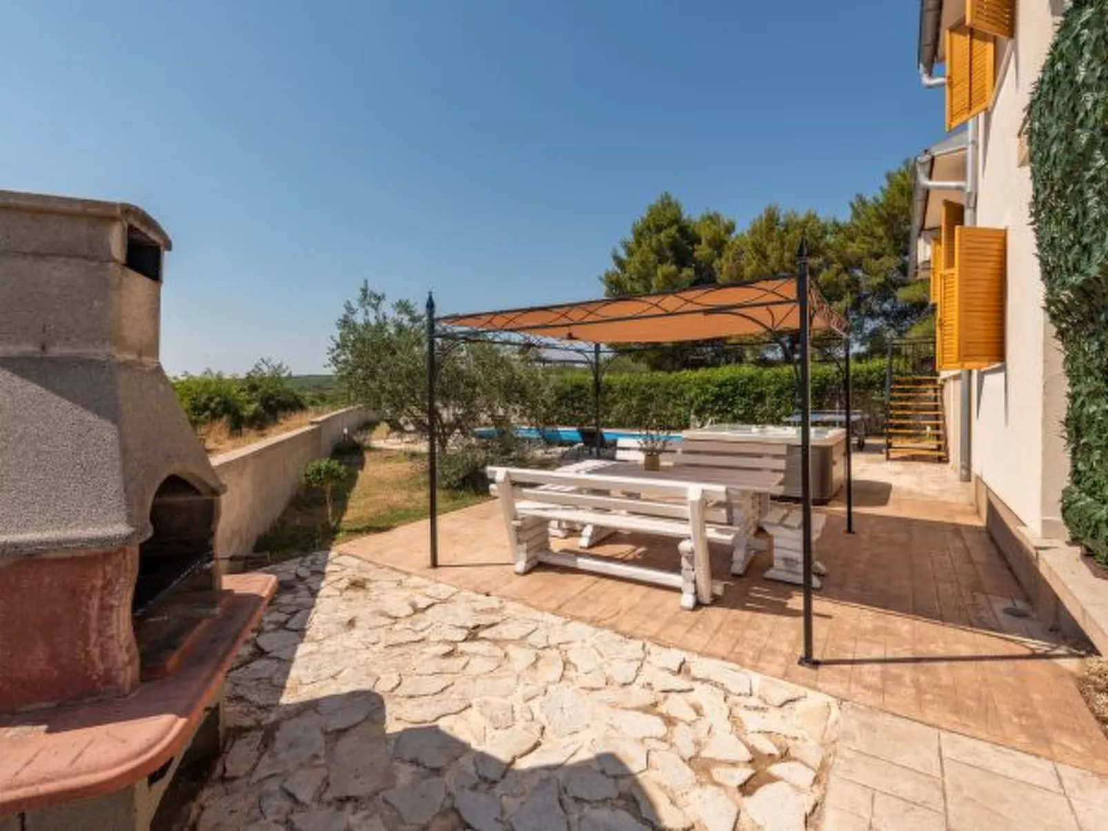 Holiday house Tina with jacuzzi and pool - Image-tags.info