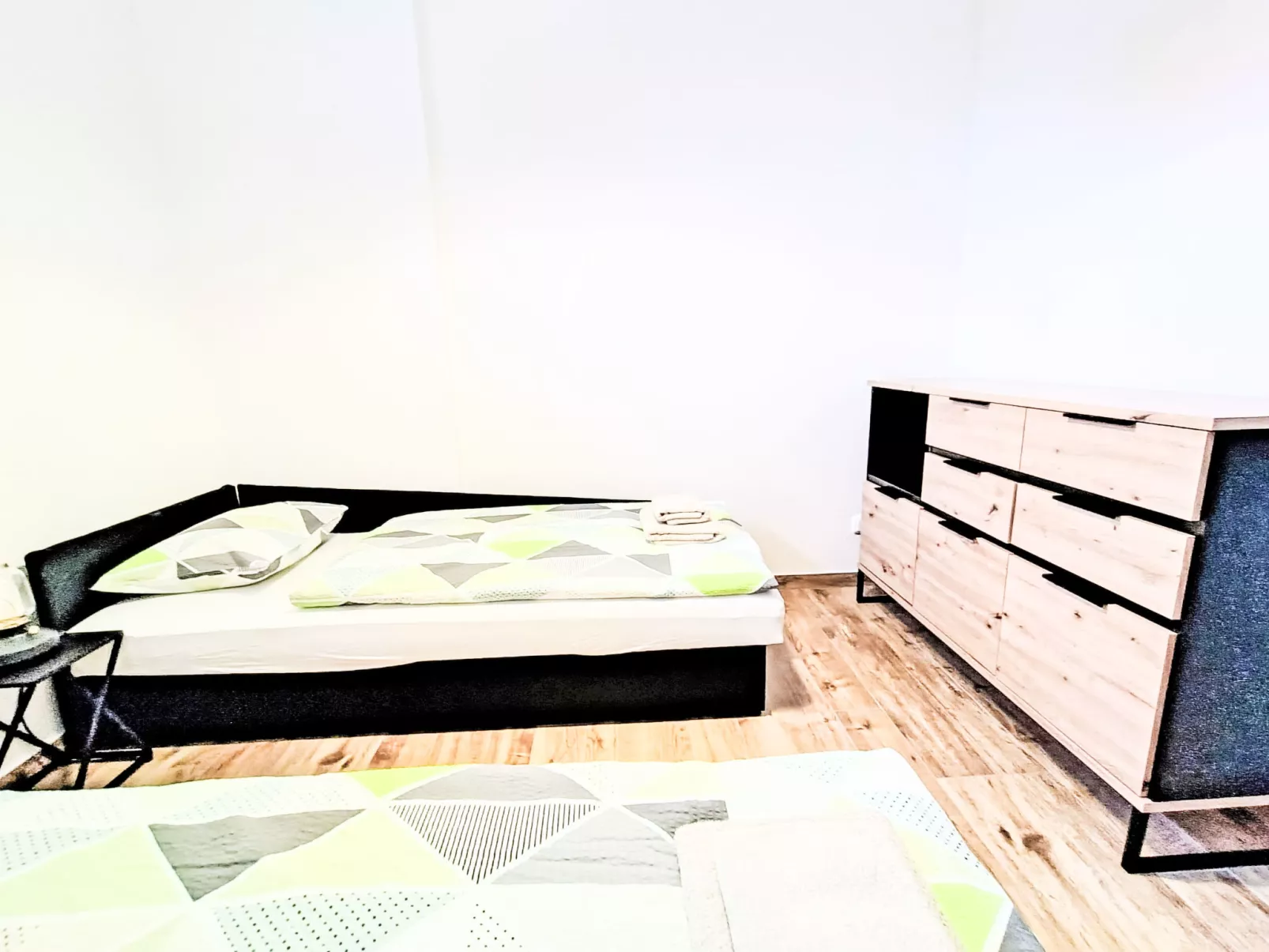 Ground Oasis with Terrace - Binnen