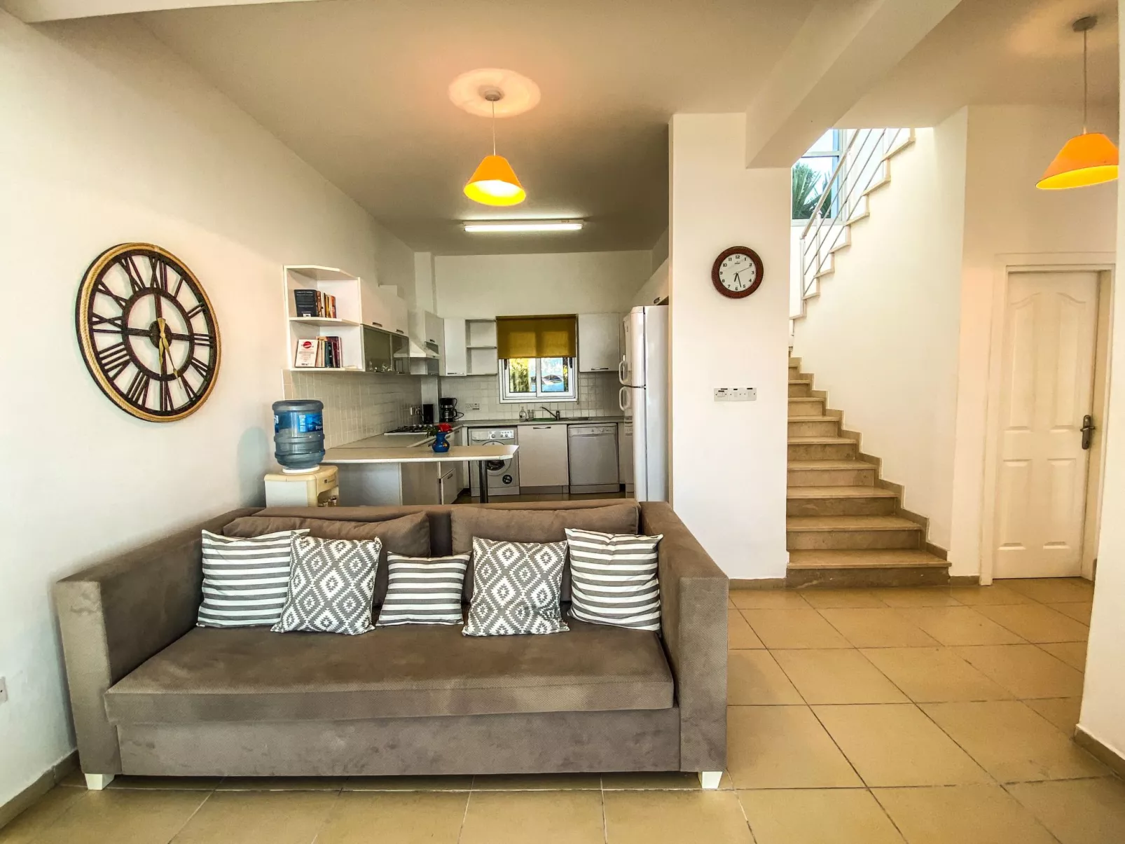 Ferienvilla mit Infinity Pool - Binnen