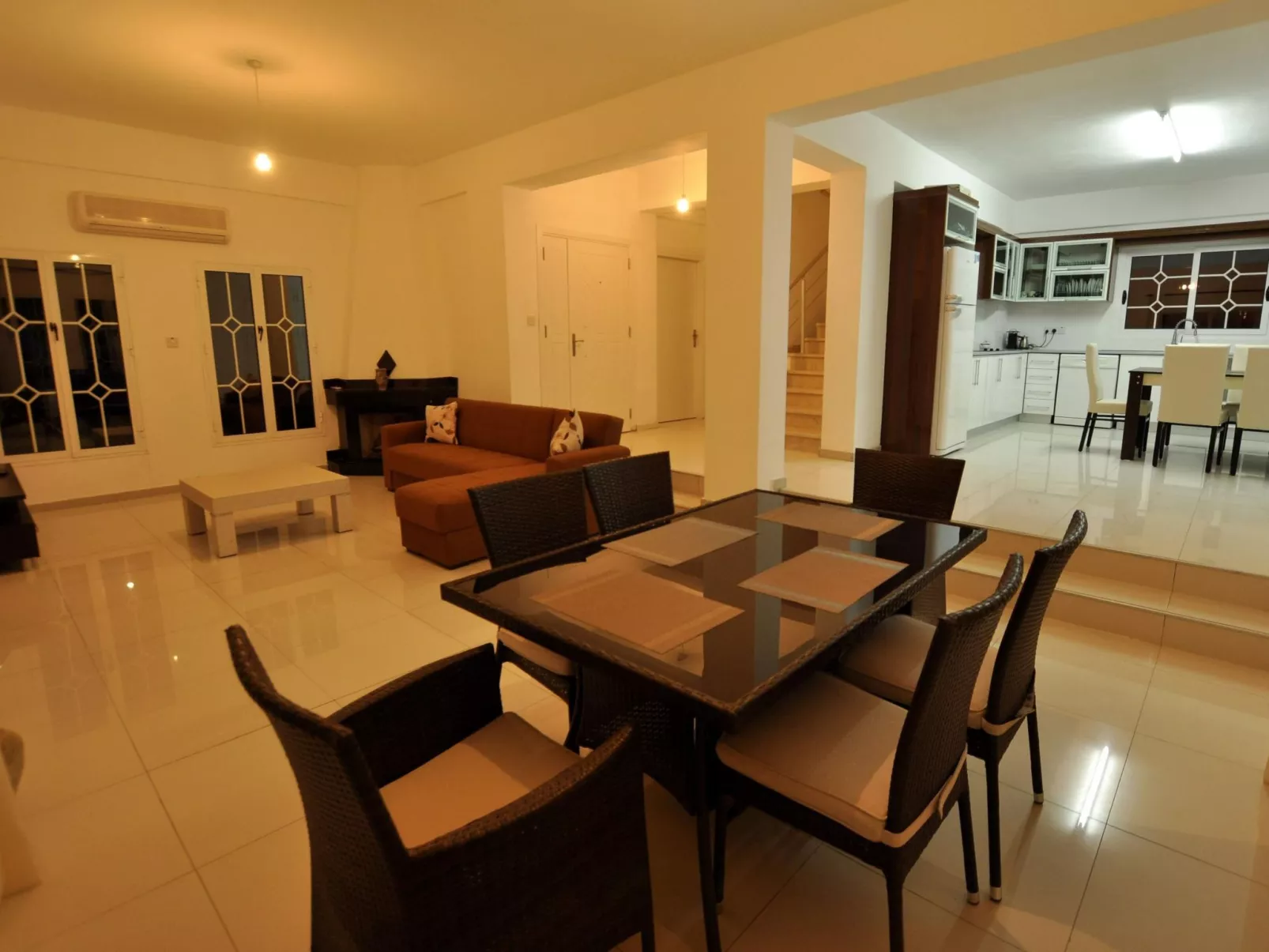 Ferienvilla mit Blick auf das Wasser - Binnen