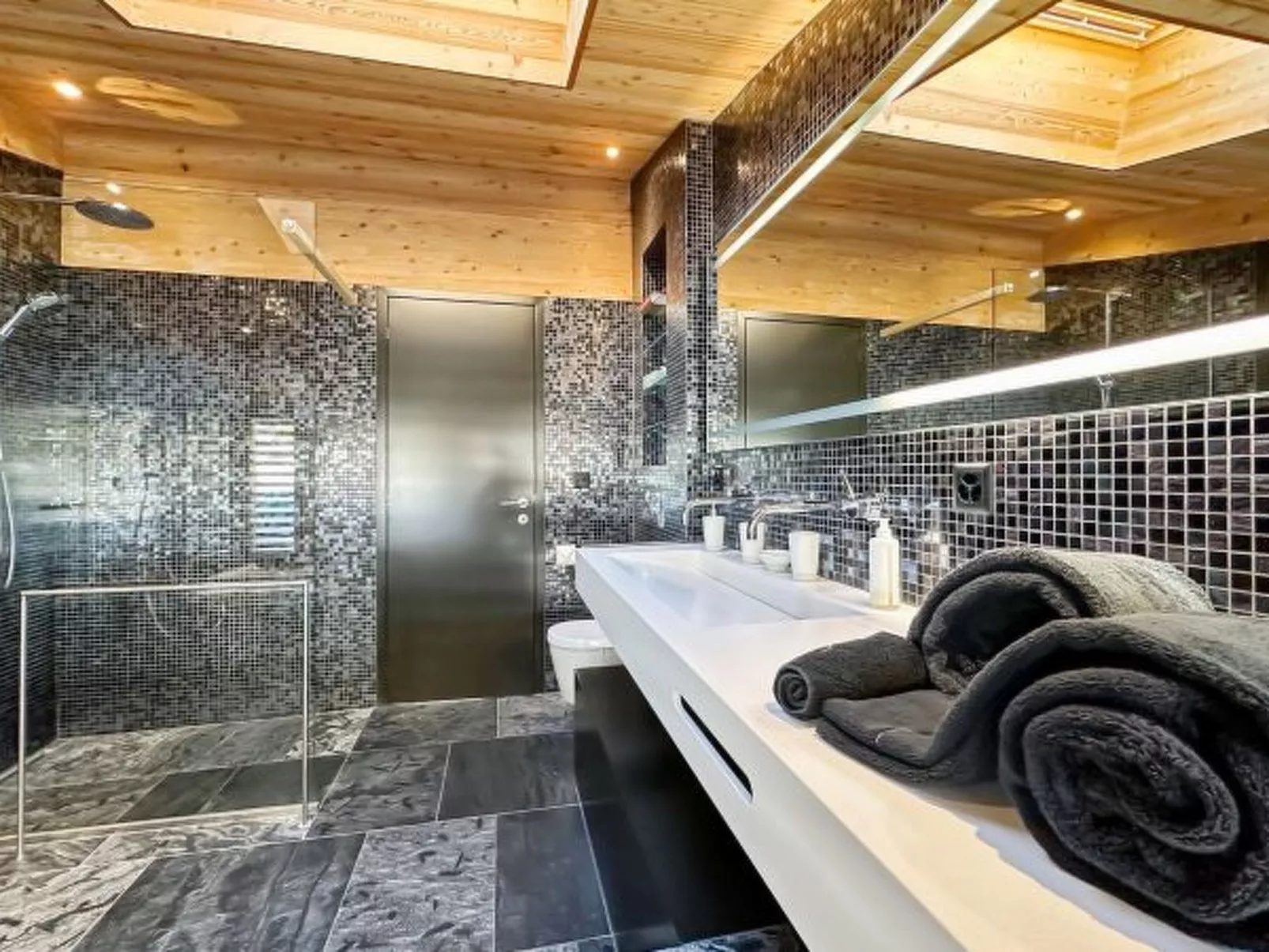 Crans Montana sous les Etoiles - Binnen