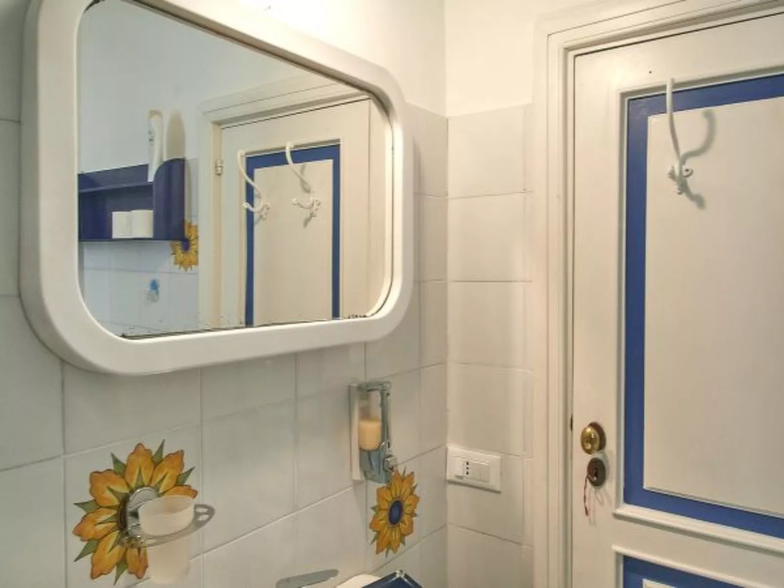 L'affresco caprese a 10 minuti dalla piazzetta - Binnen