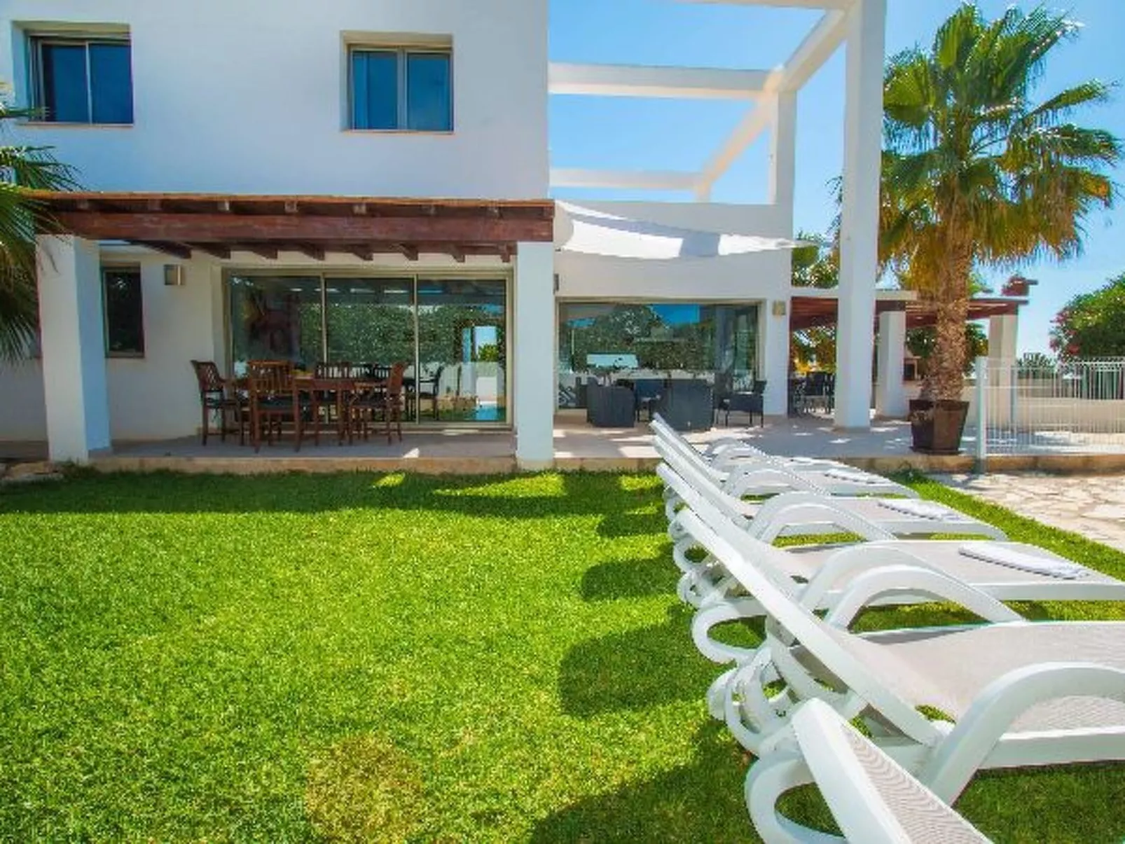 Villa Athos - PlusHolidays - Image-tags.info