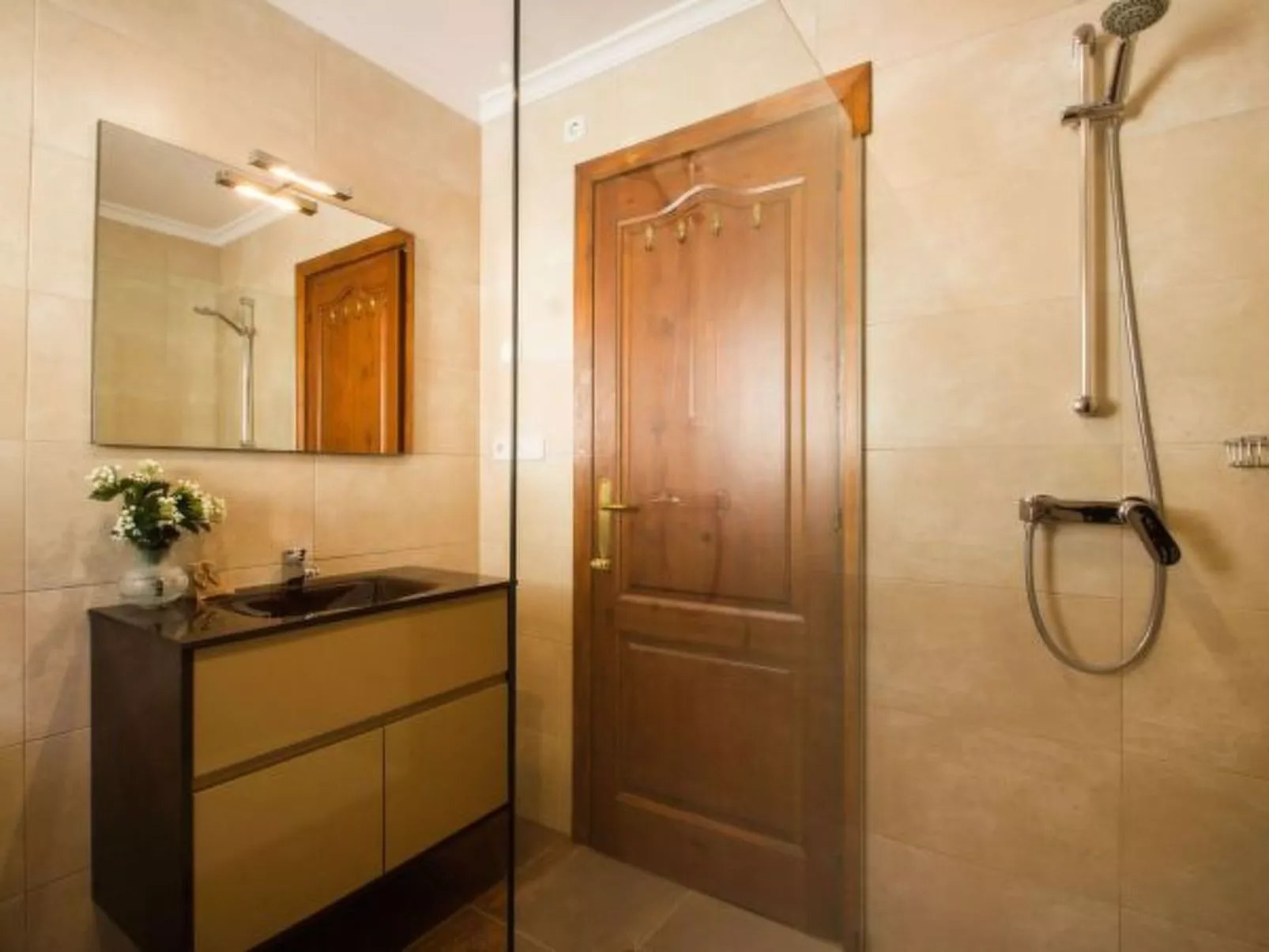 Villa Moskoa - PlusHolidays - Image-tags.info