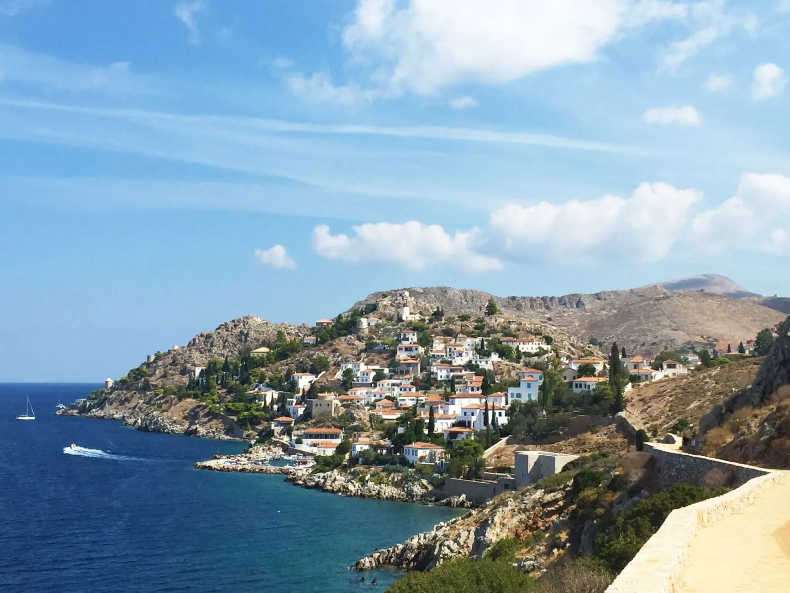Tolles Ferienhaus in Ermioni mit Garten, Terrasse und gemeinschaftlichem Pool - Buiten