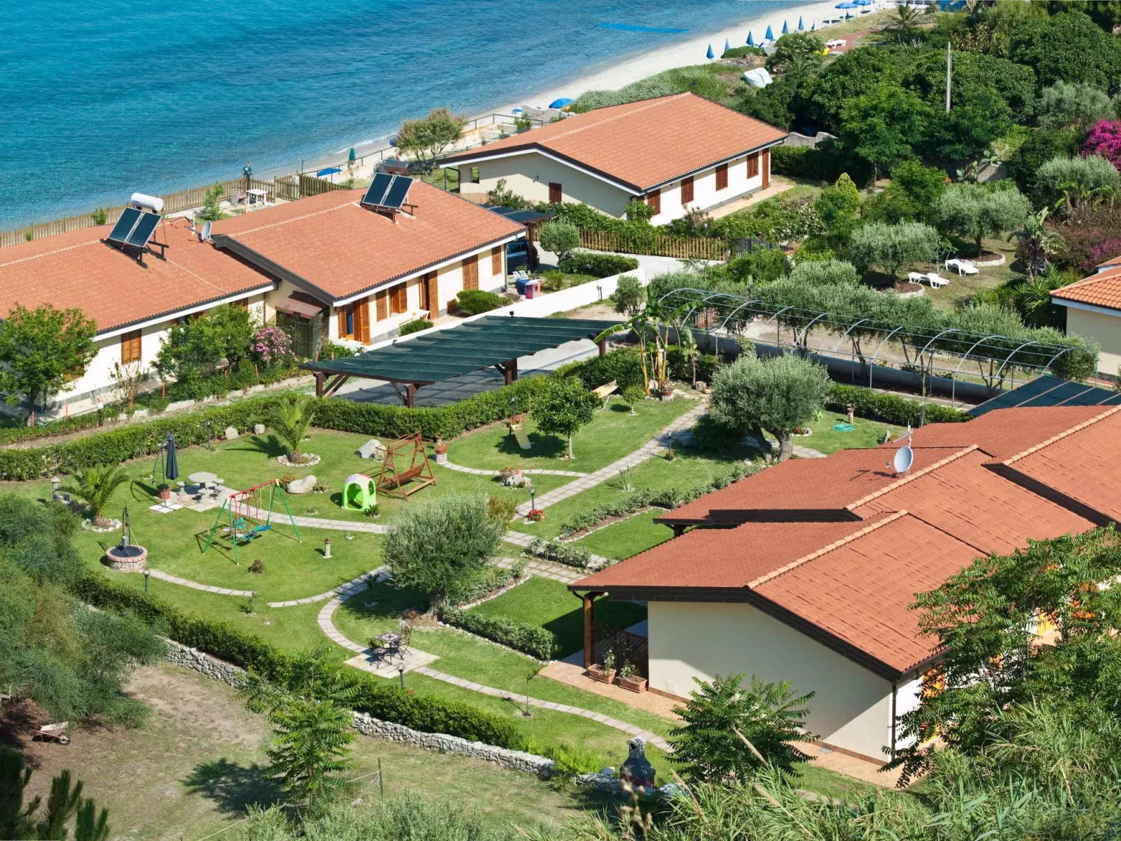 Luxus-Drei-Zimmer-Wohnungen mit großem Garten - Buiten