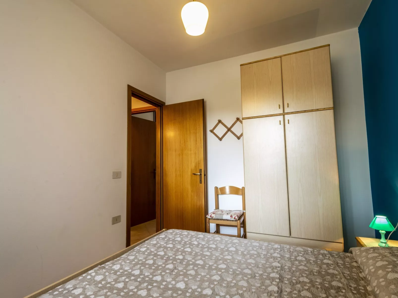 Eckhaus in Lido Di Volano, großer Innenhof, Grillplatz - Image-tags.info