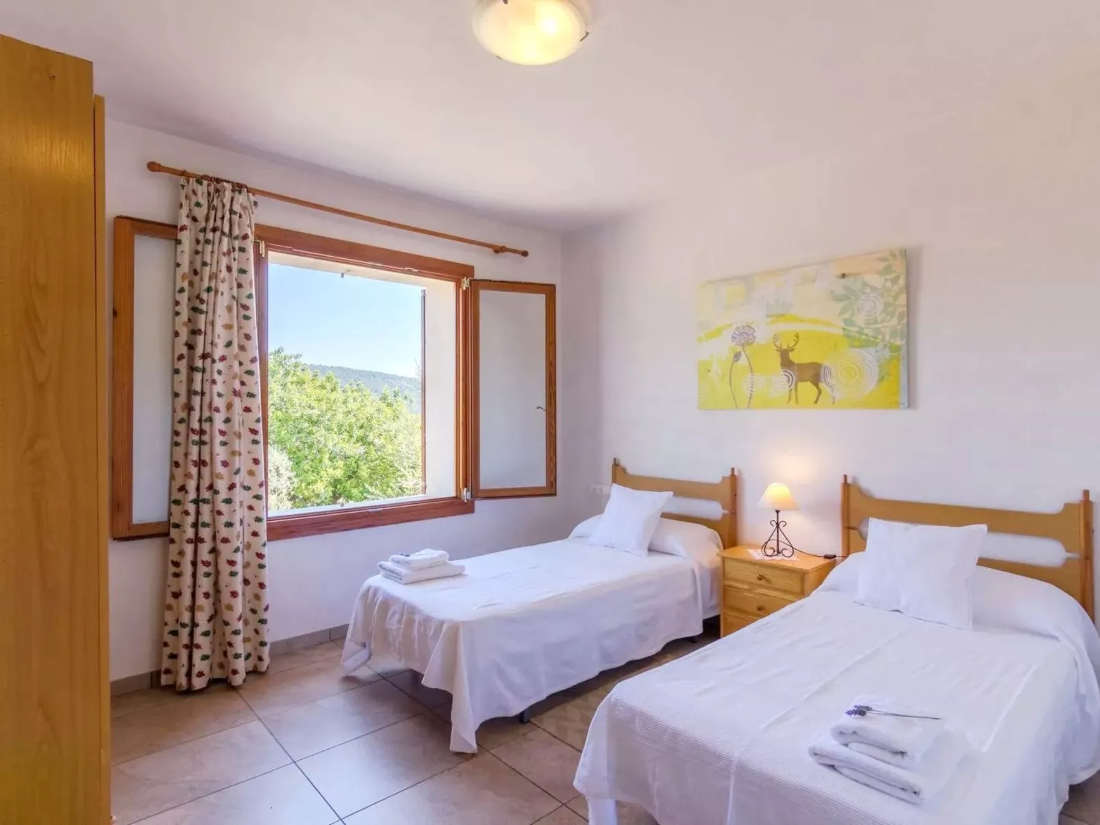 Schönes Landhaus mit Panoramablick auf die Berge - Binnen