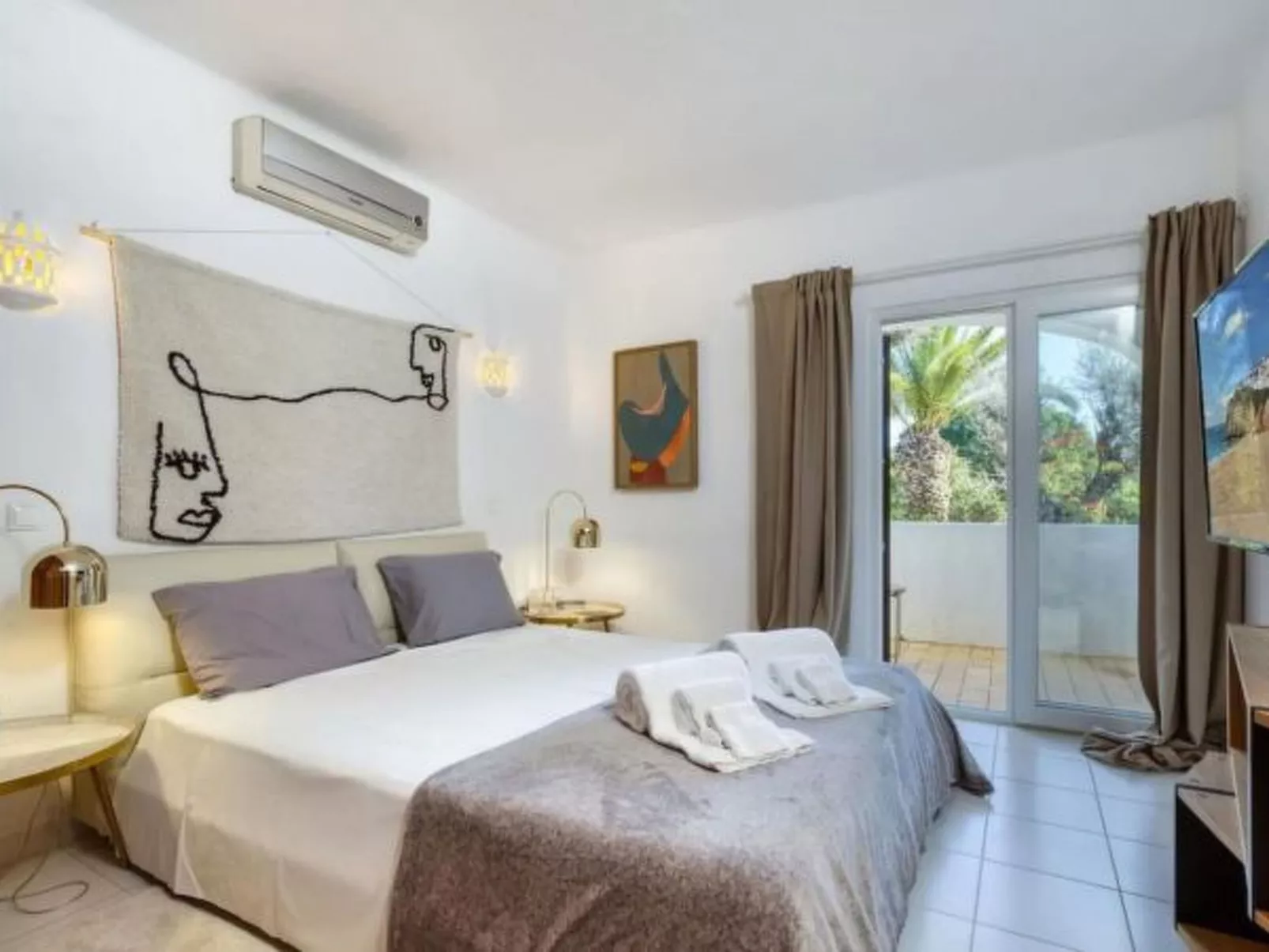 CARVOEIRO POOL HOUSE by VACATIONY - Binnen