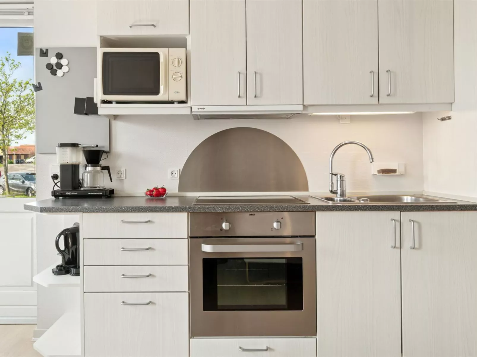 "Kamile" - 400m from the sea - Binnen