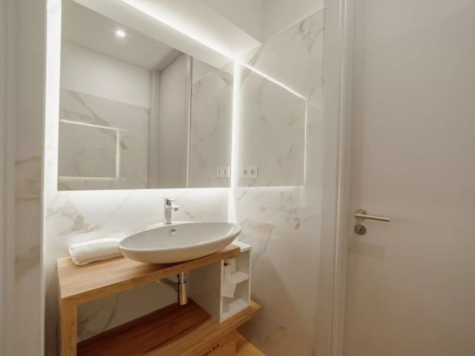 HEART OF PORTO APARTMENT A by VACATIONY - Binnen