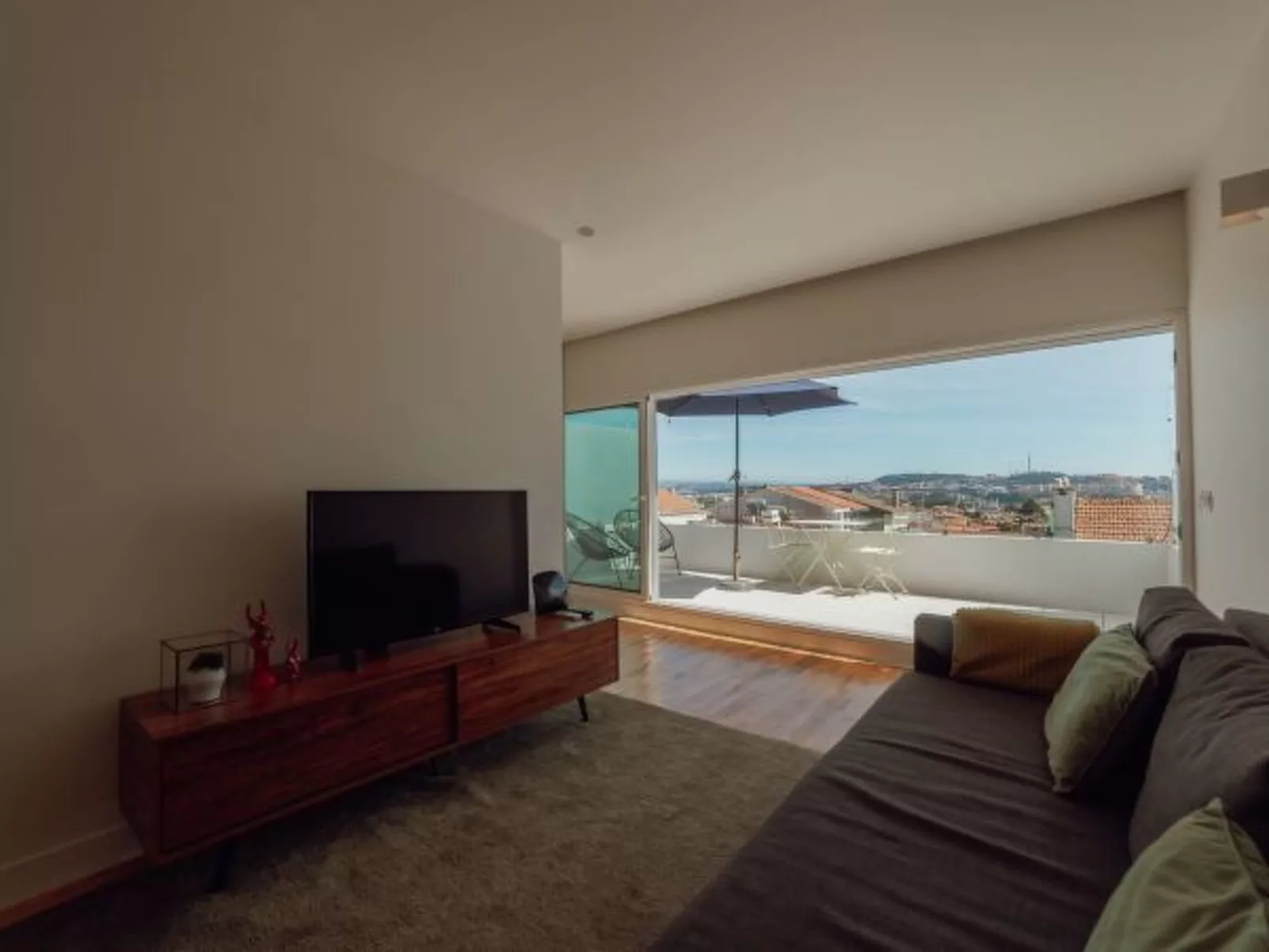 PORTO PANORAMIC VIEWS WITH TERRACE by VACATIONY - Binnen