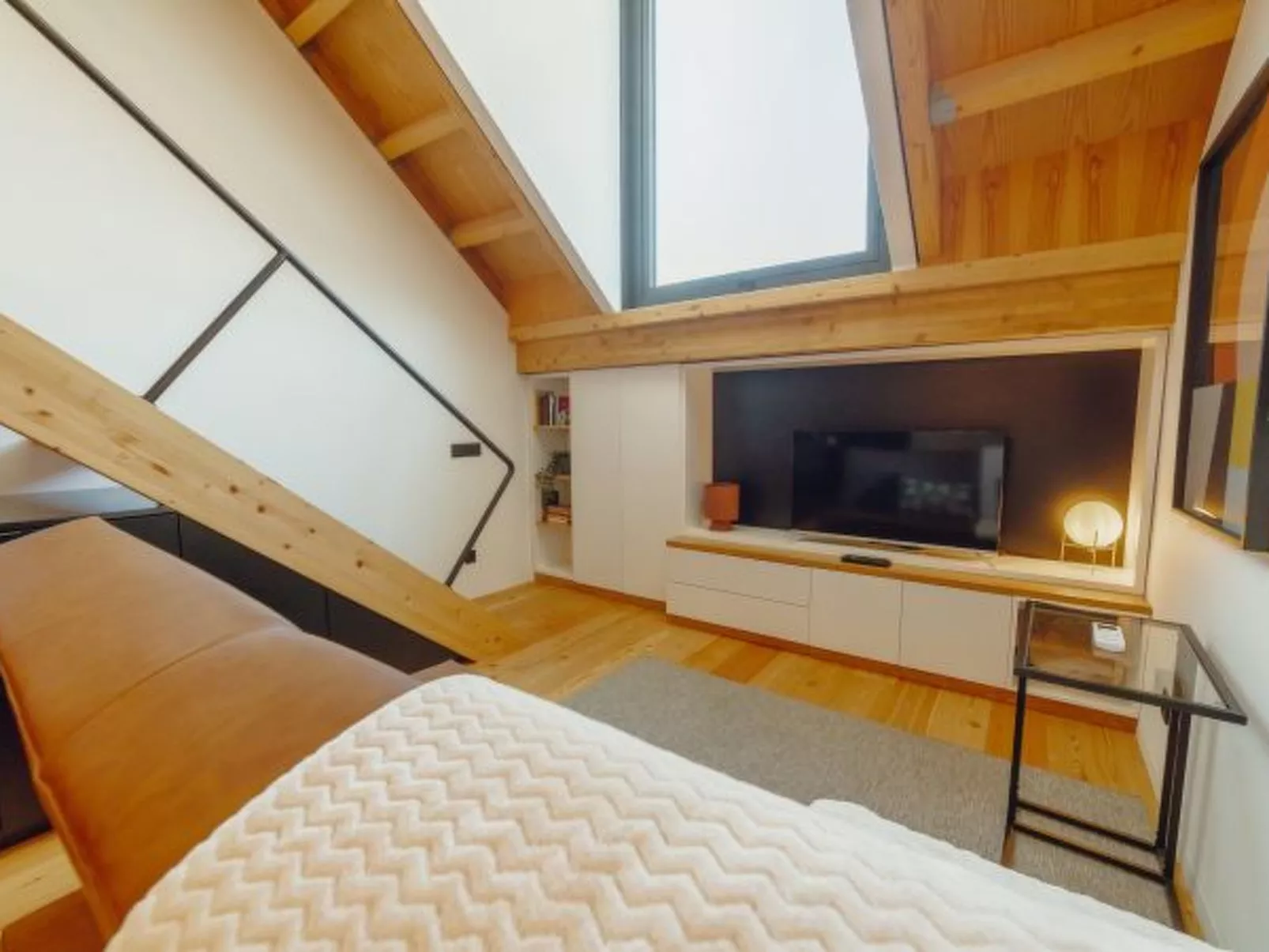 ELEGANT DOWNTOWN APARTMENT by VACATIONY - Binnen