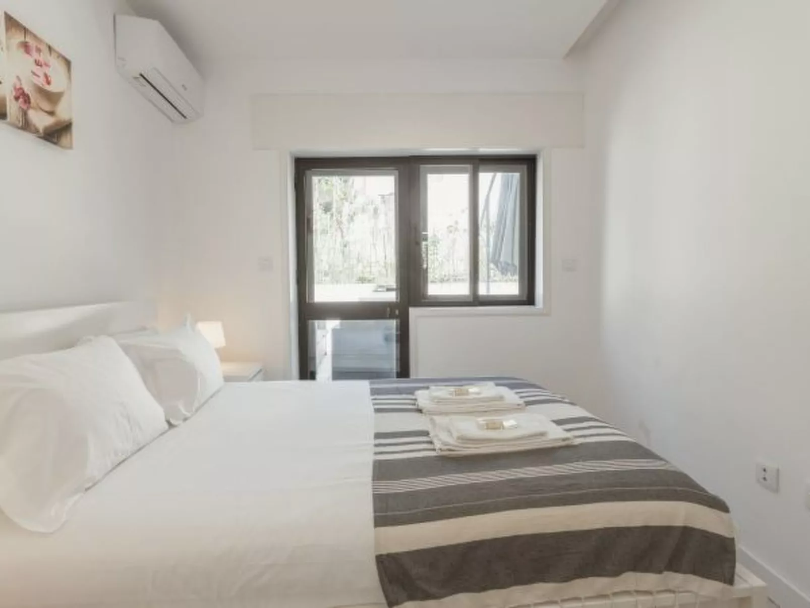 PATEO IN LAPA CITY CENTER by VACATIONY - Binnen