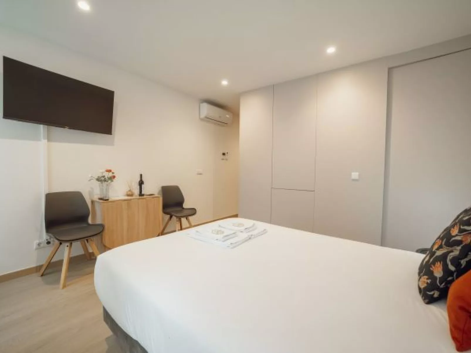 CARMO RESIDENCE PORTO - S. ANA by VACATIONY - Binnen