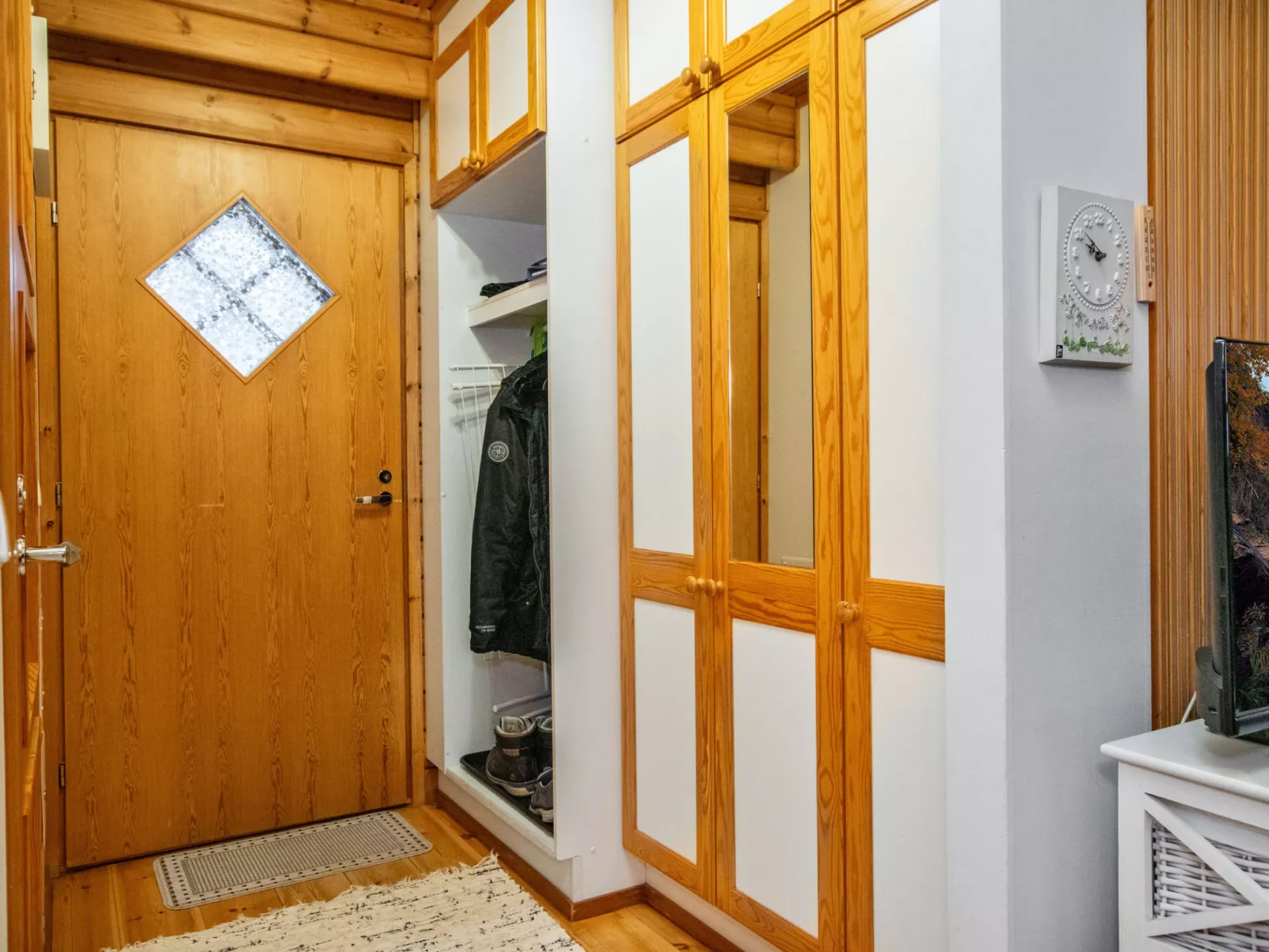 Kulta-käkönen 2 by bomba - Binnen