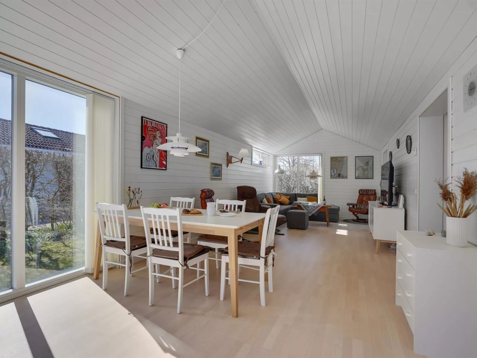 "Fredrikke" - 50m from the sea - Binnen