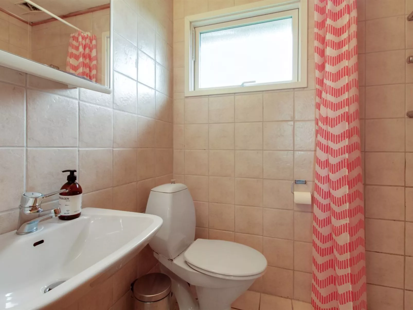 "Toti" - 500m from the sea - Binnen