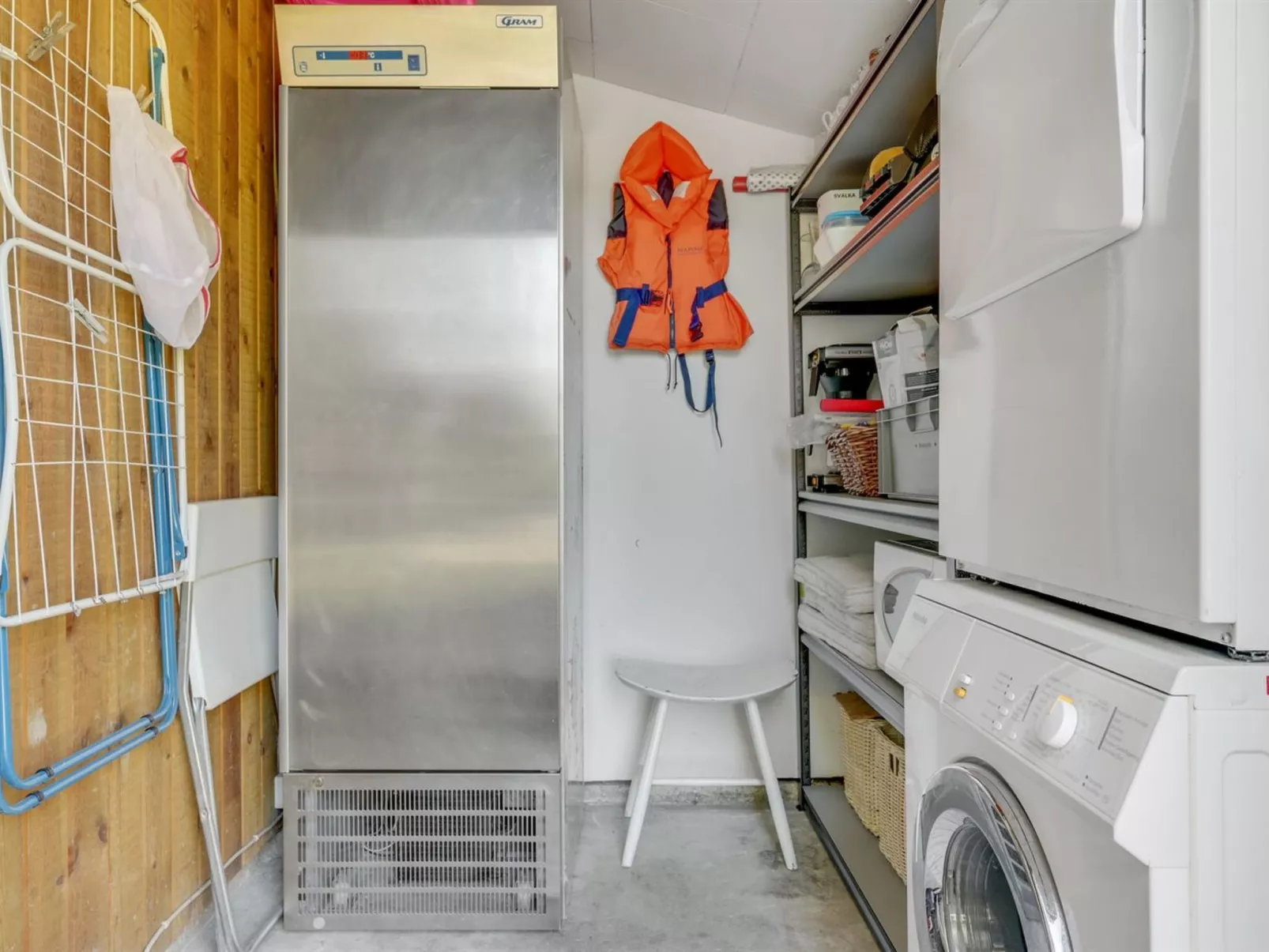 "Tobrjön" - 200m to the fjord - Binnen