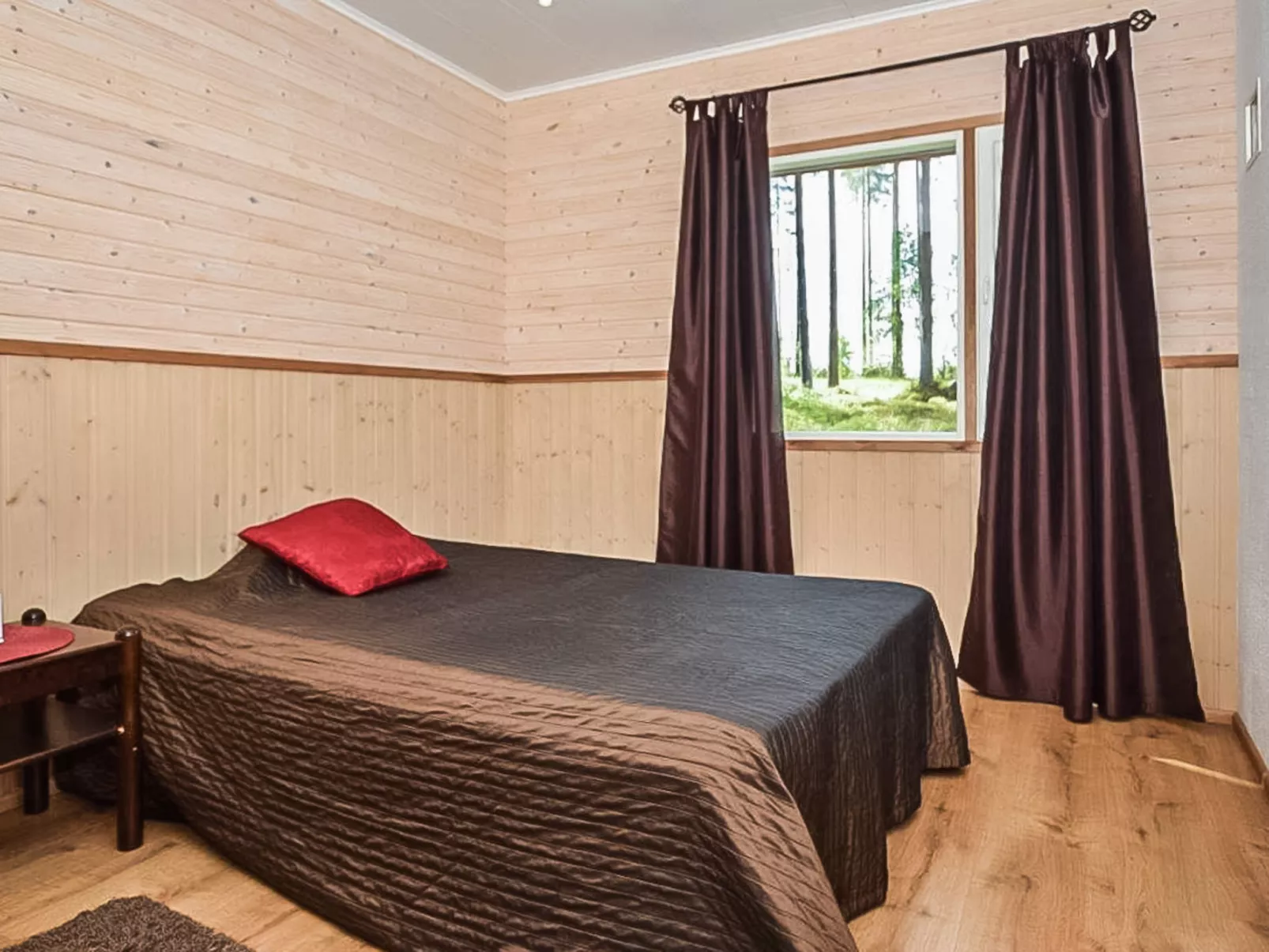 Lepovalkeinen - Binnen