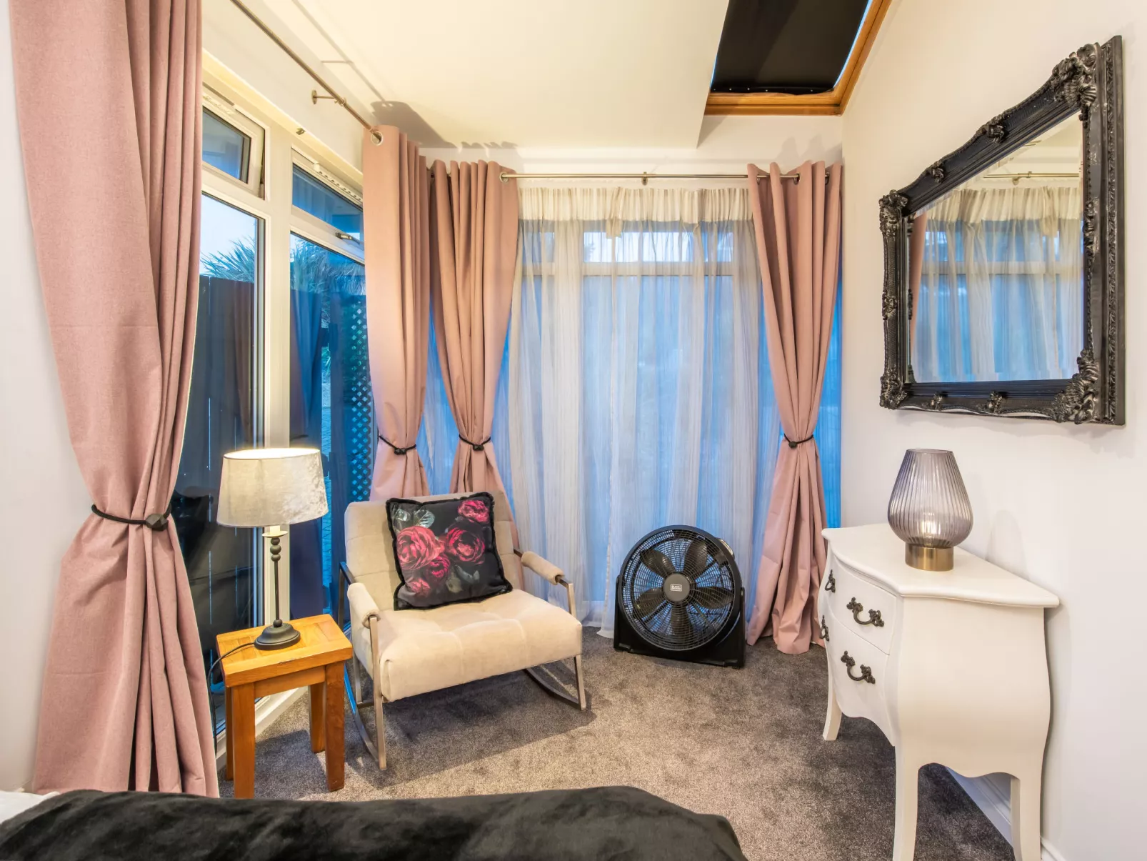 Waters Edge - Binnen