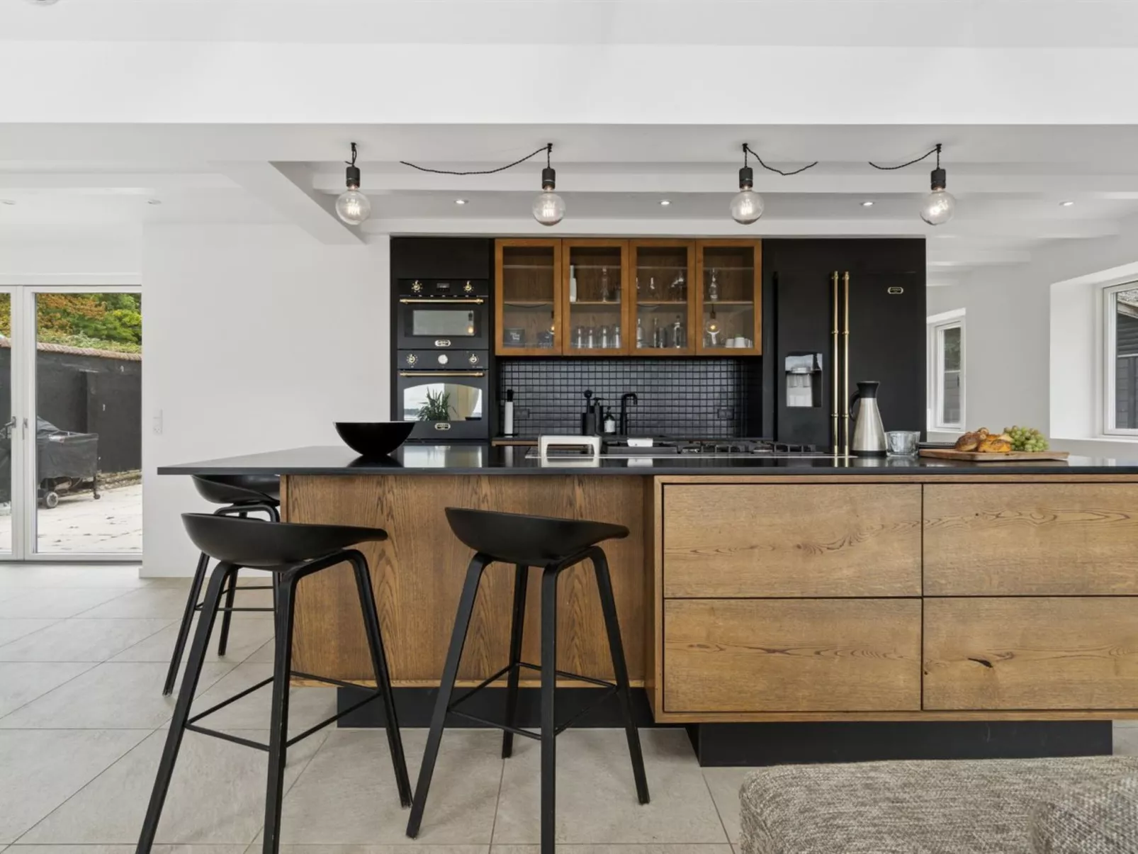 "Rusalina" - 20m from the sea - Binnen