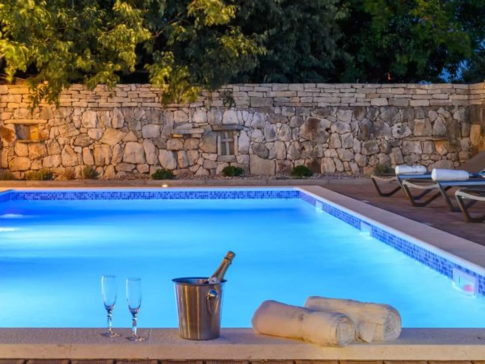Villa Jacassa with heated pool and jacuzzi - Image-tags.info