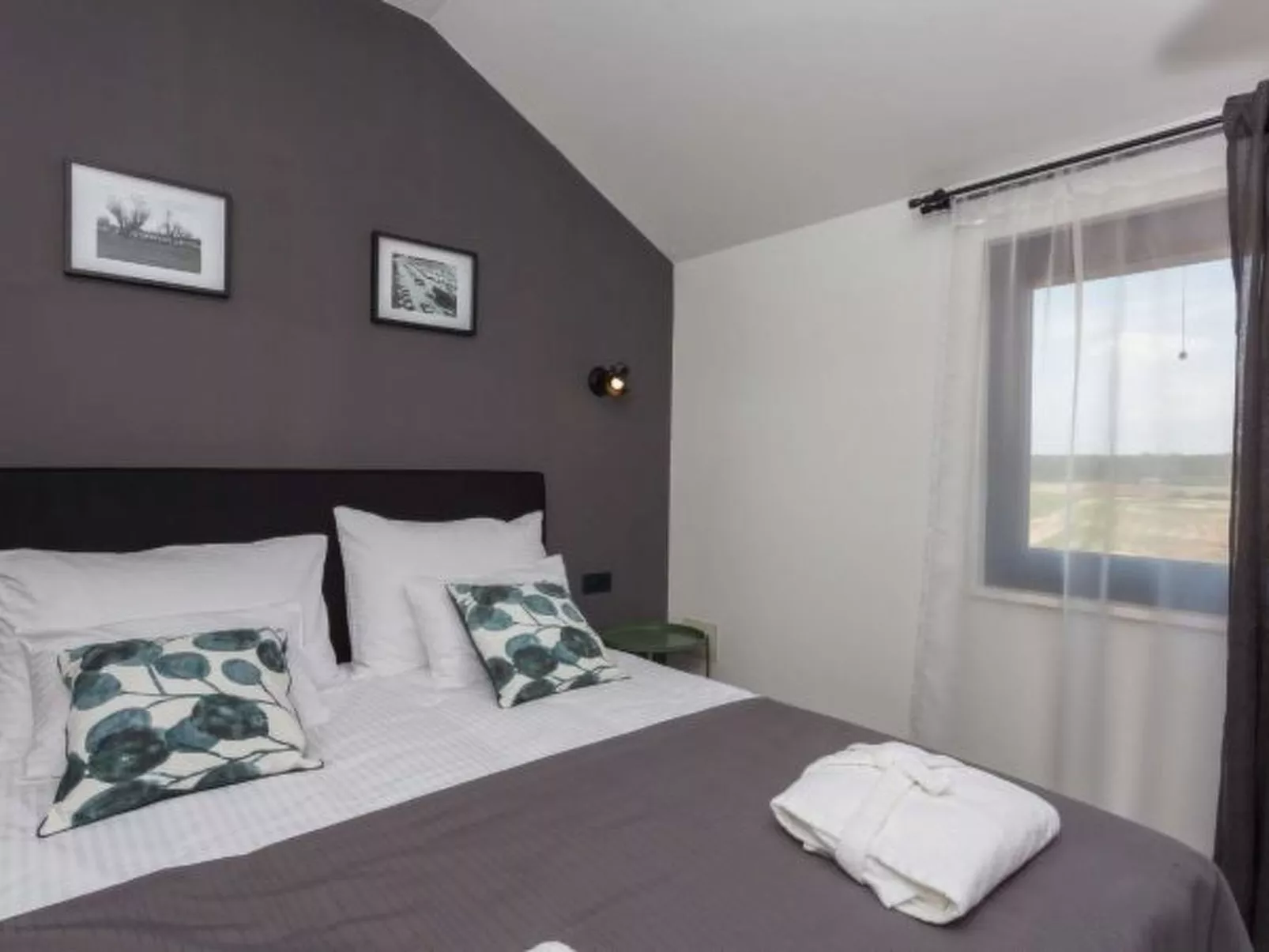 Villa Royal with heated pool - Image-tags.info