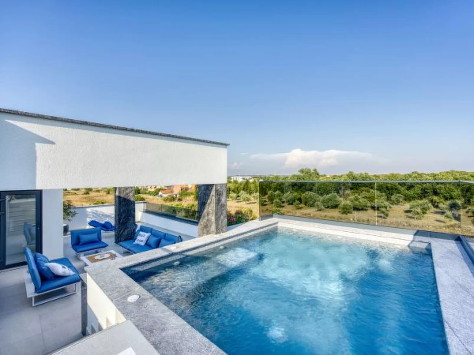 Villa Elena with two pools and spa - Image-tags.info