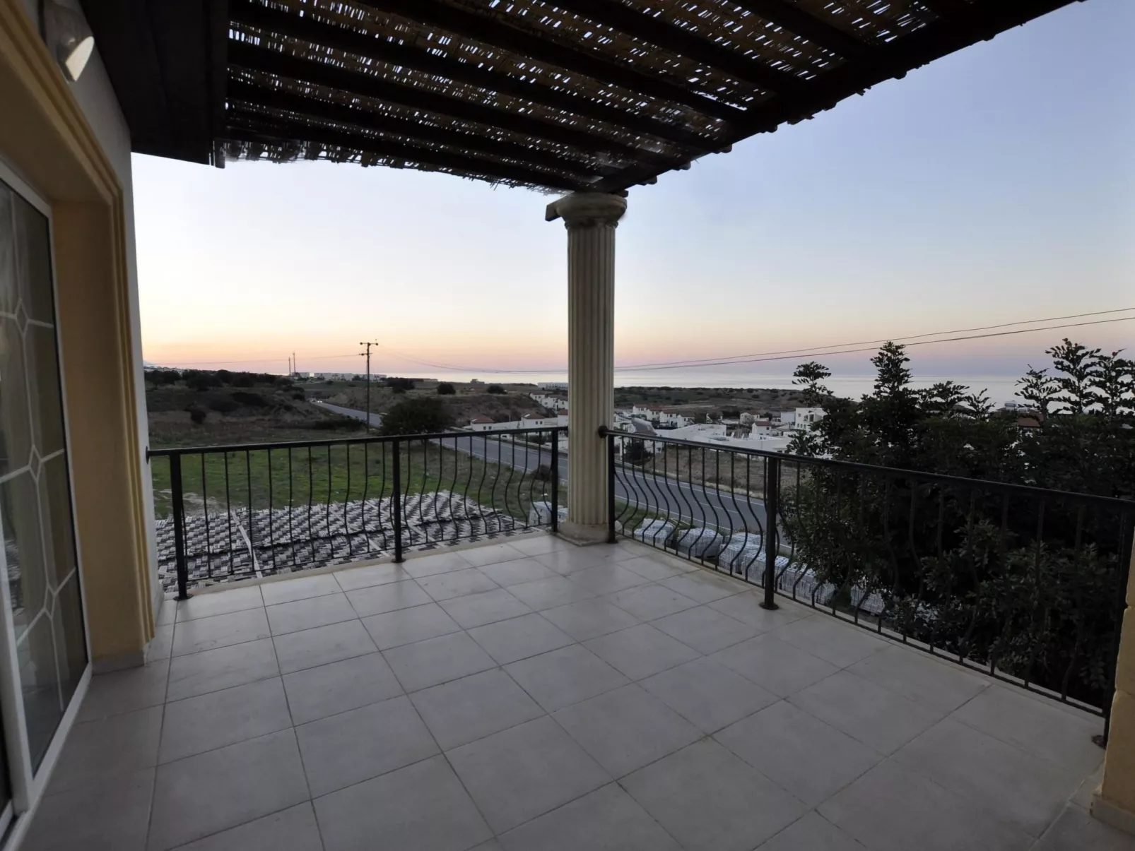 Ferienvilla mit Blick auf das Wasser - Buiten