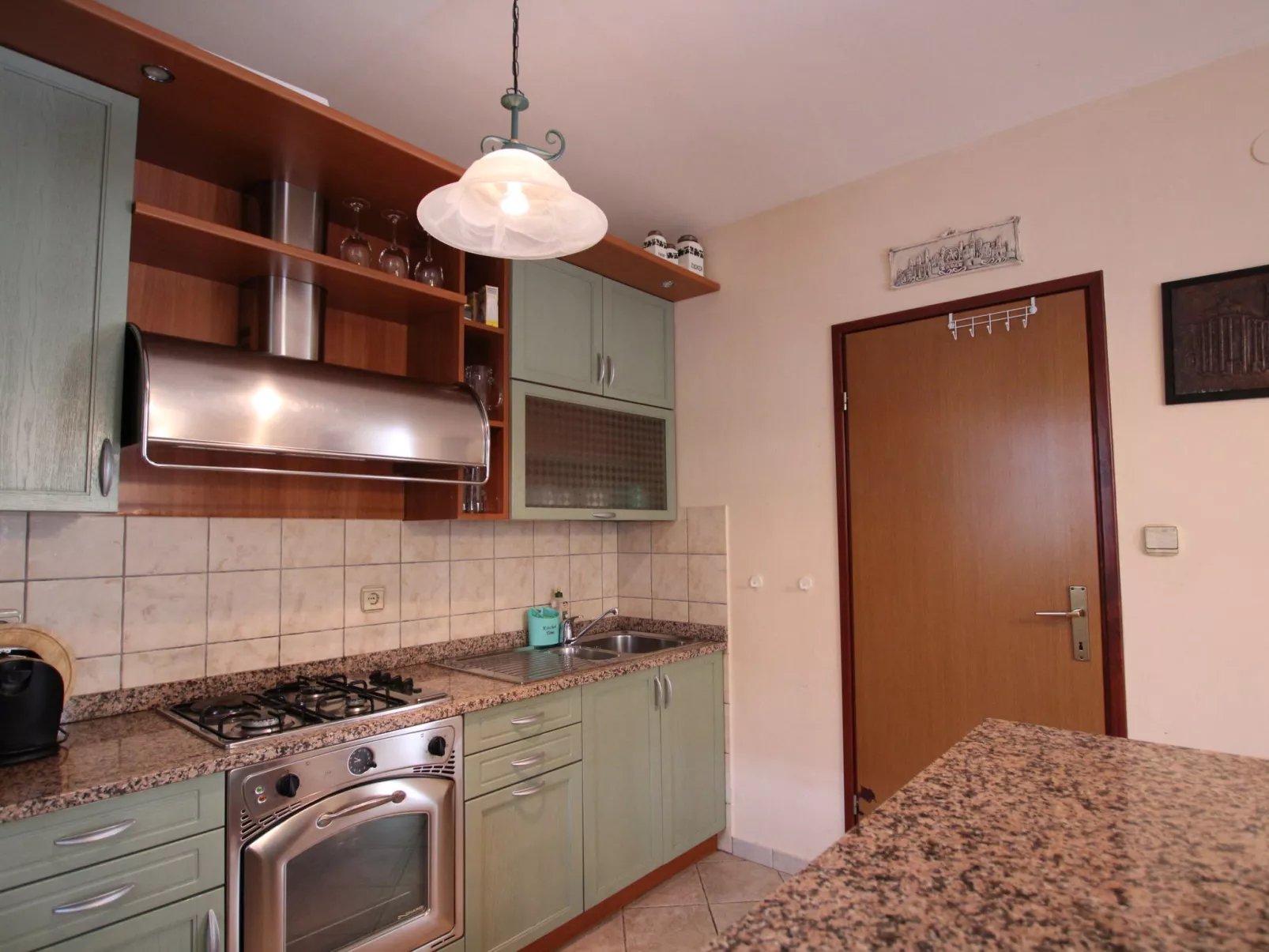 Villa Viktoria / HR-11041-01 - Image-tags.info