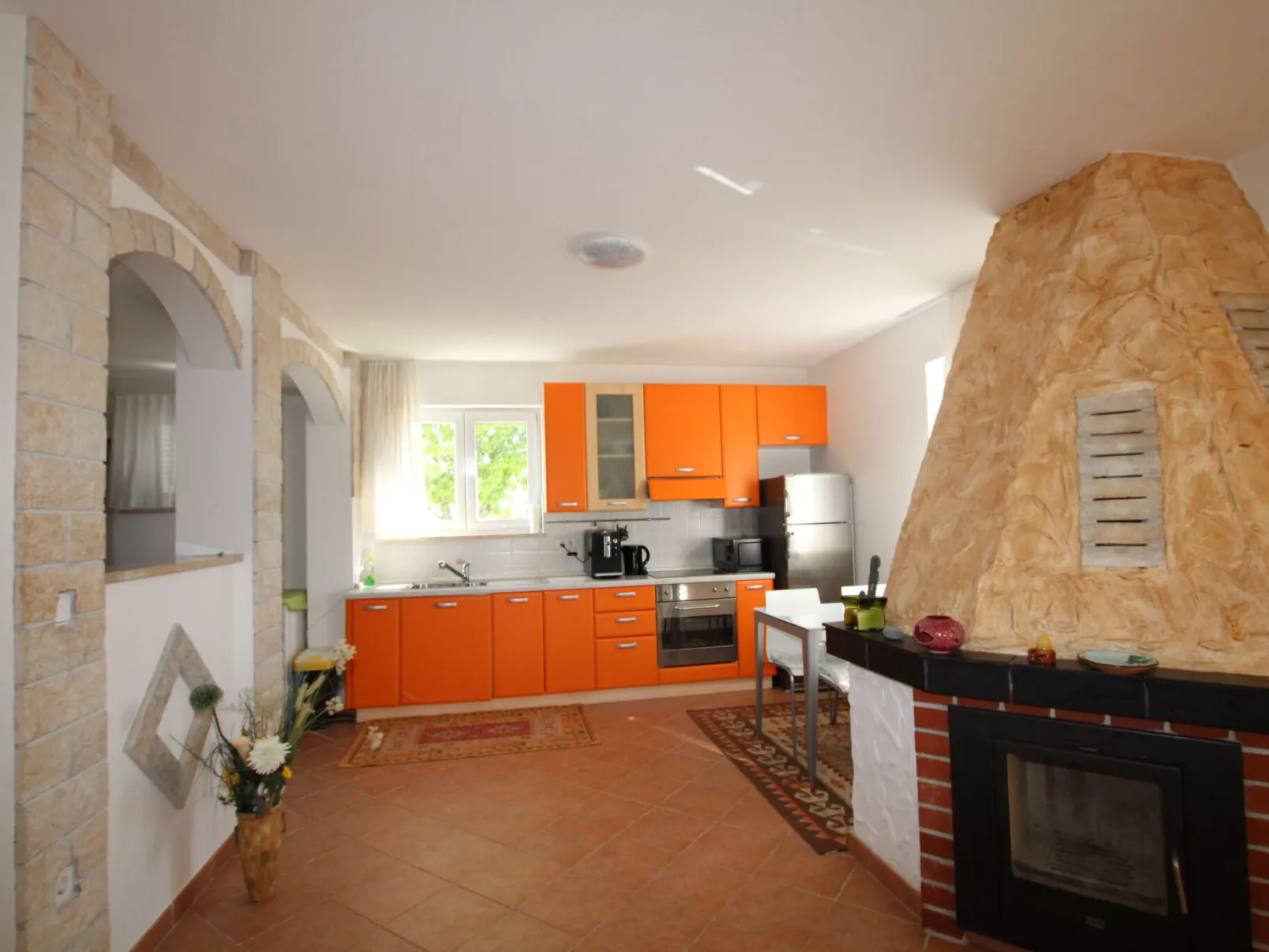 Apartment Julia Orange / HR-11080-01 - Image-tags.info