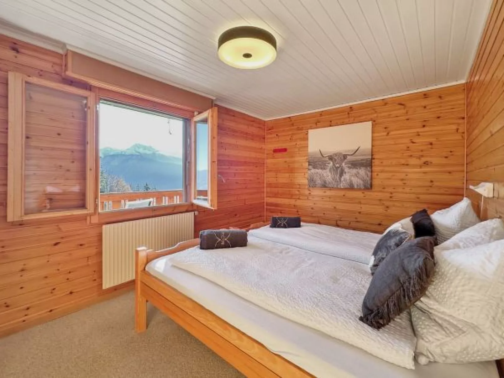 Mirador Alpine Horizon -Crans Montana- Swiss Alps - Binnen