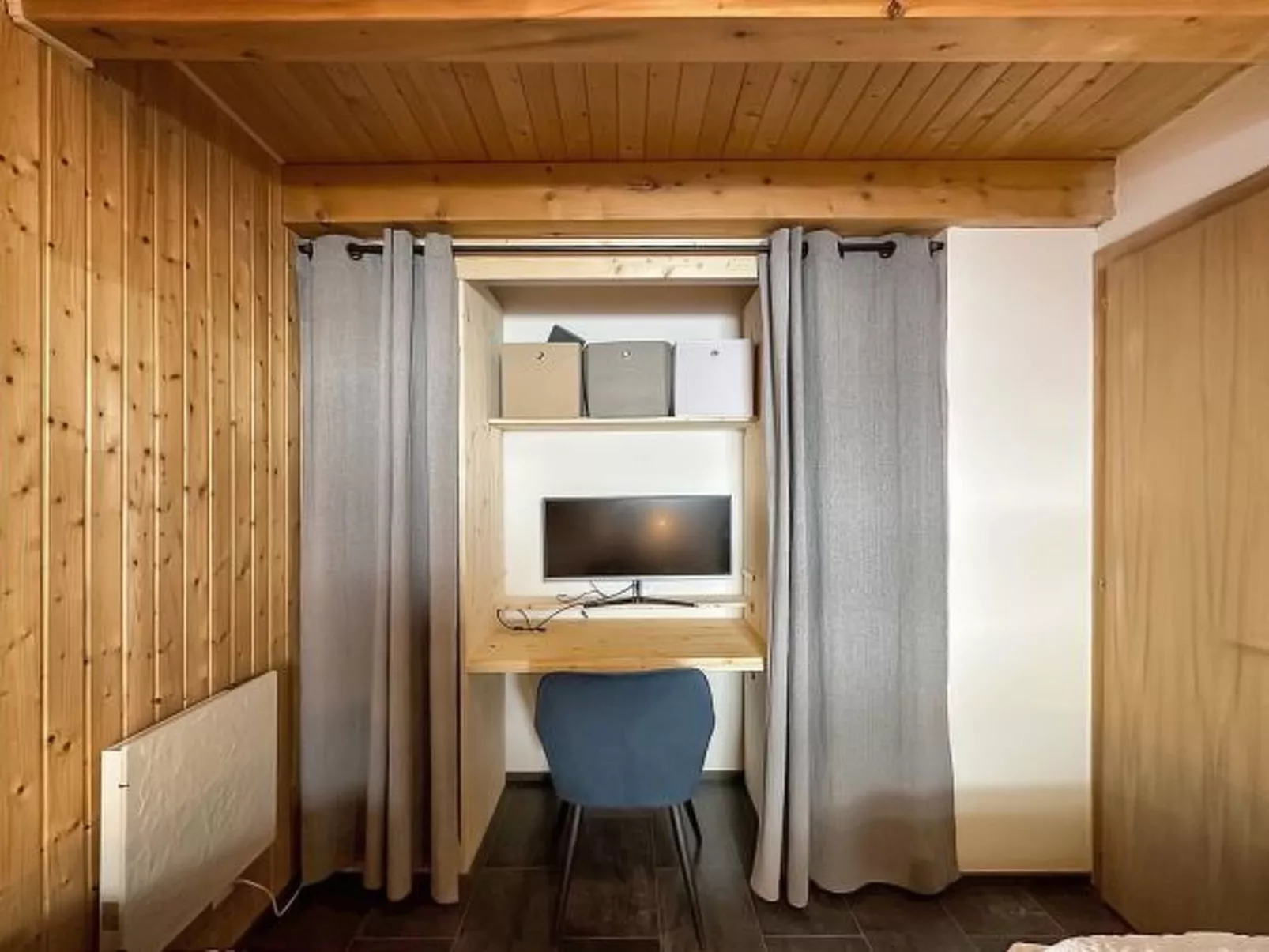 Tiny House facing the Alps - Ski in and out - Binnen