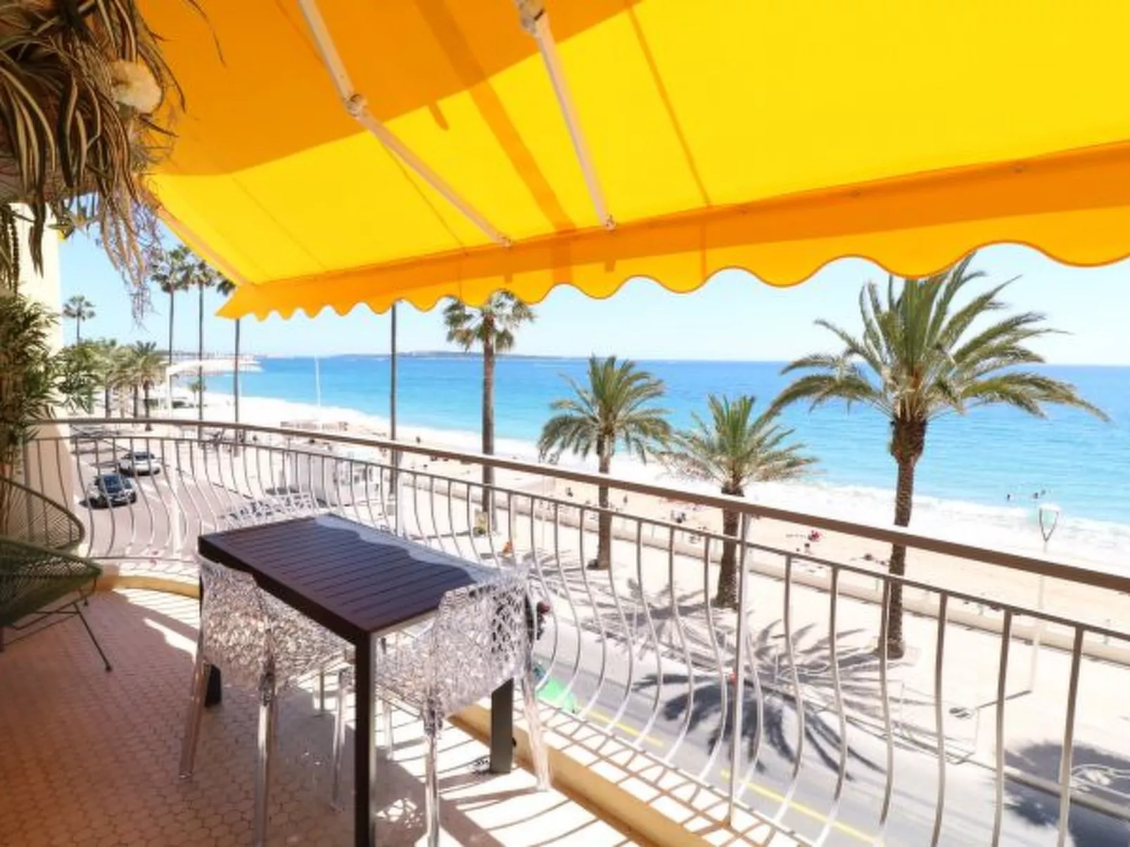 3 bedroom facing the beach 401 - Image-tags.info