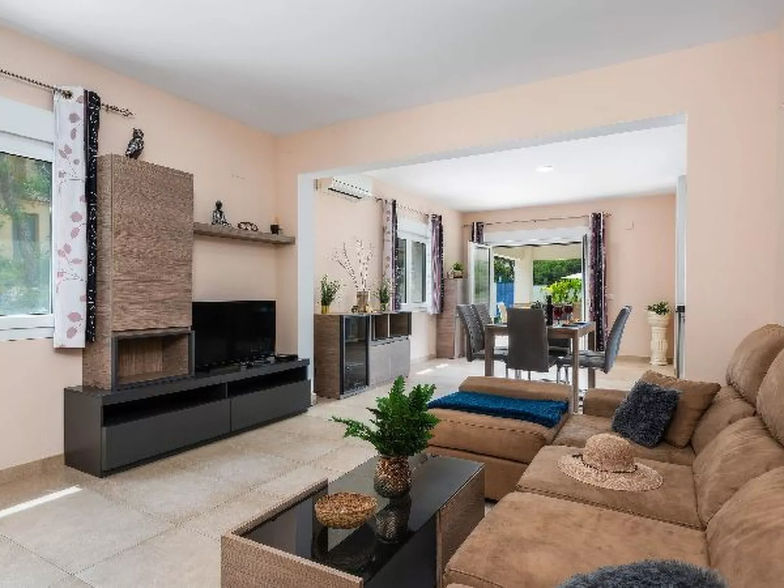 Villa Kobe - PlusHolidays - Image-tags.info