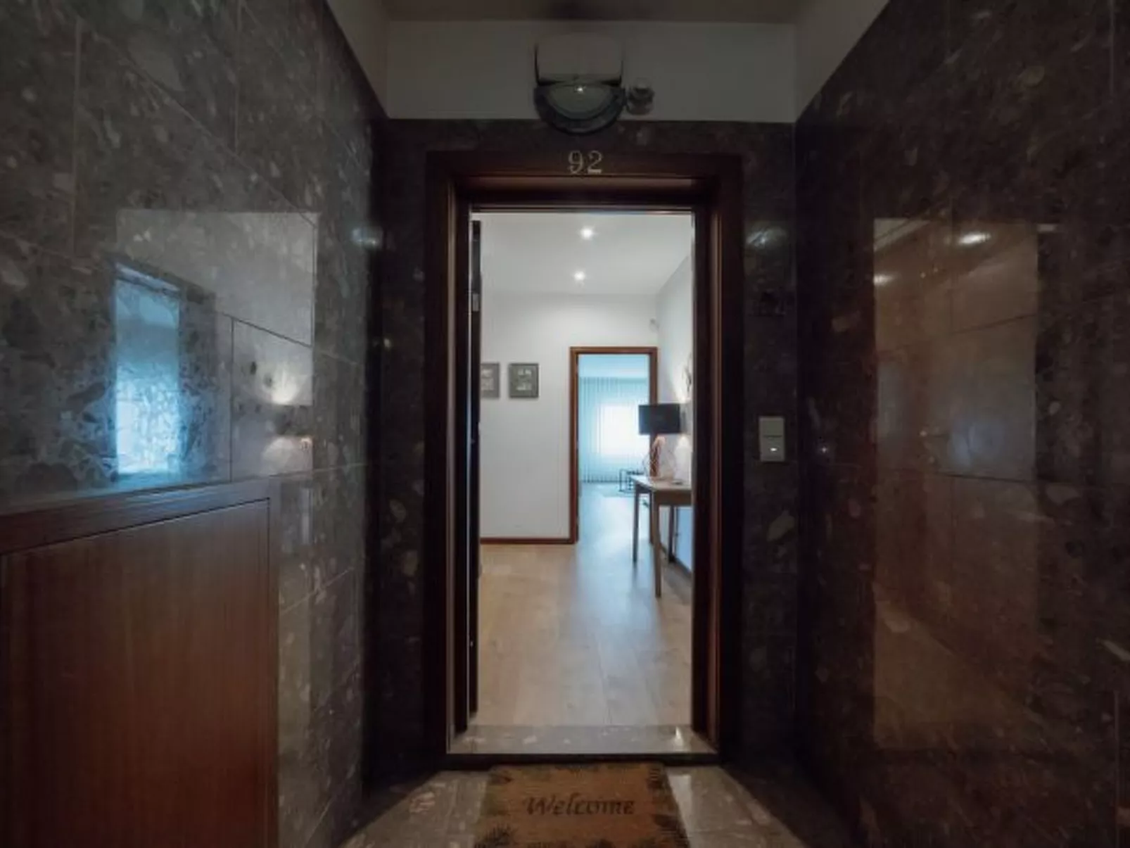 CITY CENTER GRAND SEA VIEW TERRACE by VACATIONY - Binnen