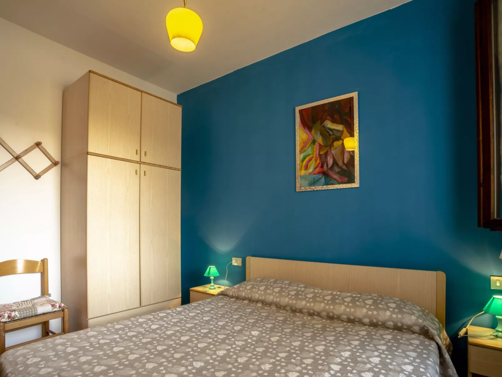 Eckhaus in Lido Di Volano, großer Innenhof, Grillplatz - Image-tags.info