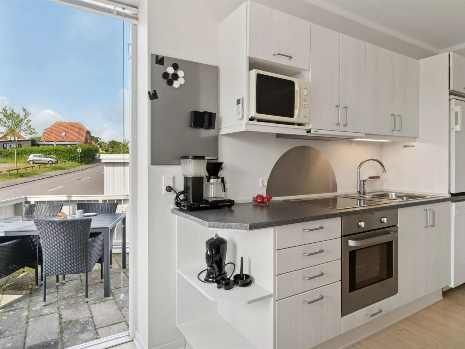 "Kamile" - 400m from the sea - Binnen